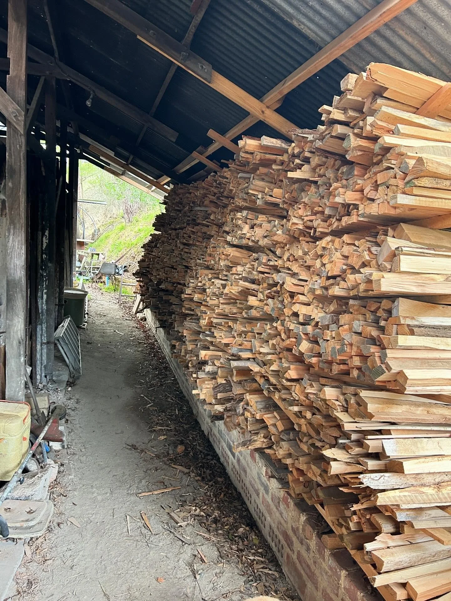 Wood prep at the Goose. Alas, wood firing isn’t just swanning around in the mountains!#woodfiredkilns #australianpottery #handmade