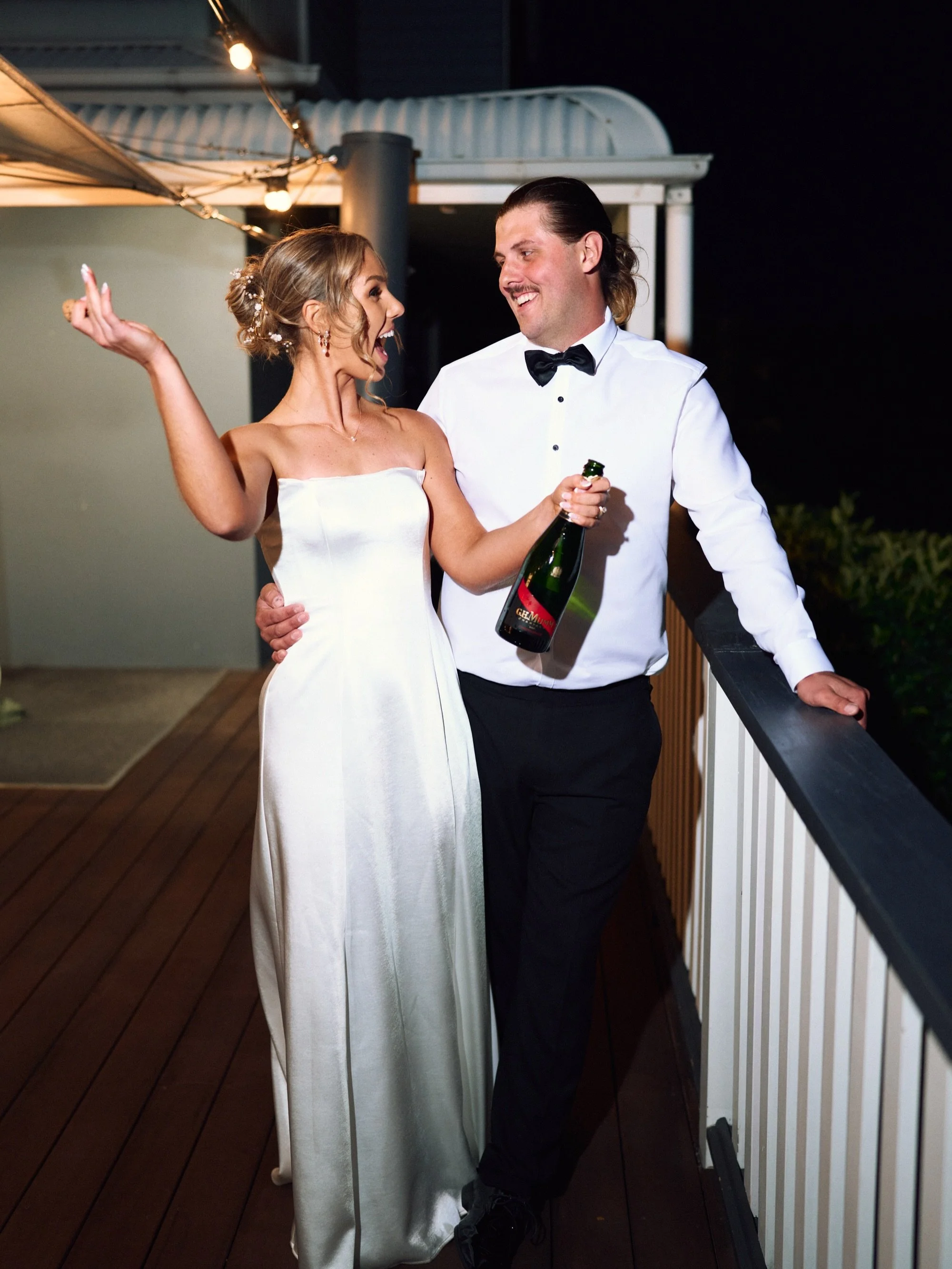 Well friends it&rsquo;s been a while! Life&rsquo;s been busy of late and our poor Instagram corner of the internet has been very neglected so we thought why not kick it off again with a stunning wedding!

Em &amp; Josh were married at @willowtreeesta