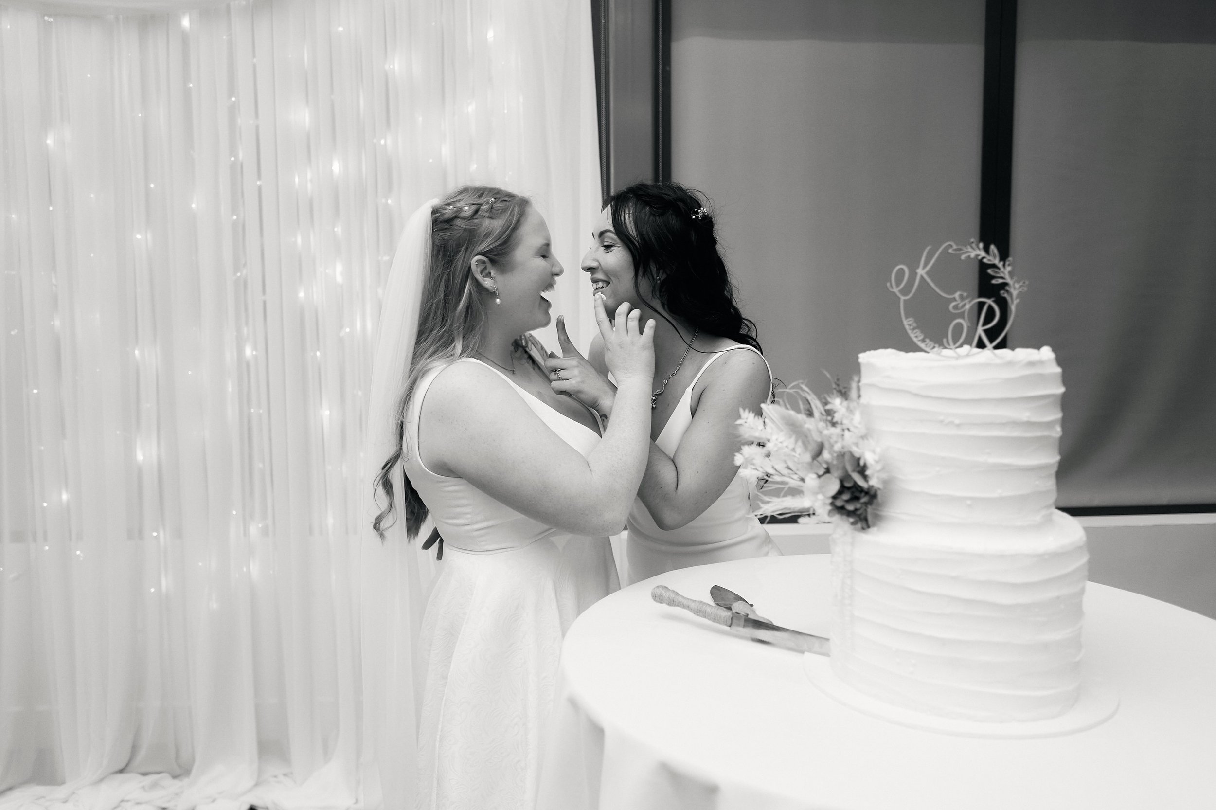 A brilliant day on Saturday spent capturing Rachel &amp; Keirki&rsquo;s wedding at @rydgesresorthuntervalley 

From a choreographed first dance, to teaching their guests how to Greek dance, through to showing everyone how it&rsquo;s really done, it w