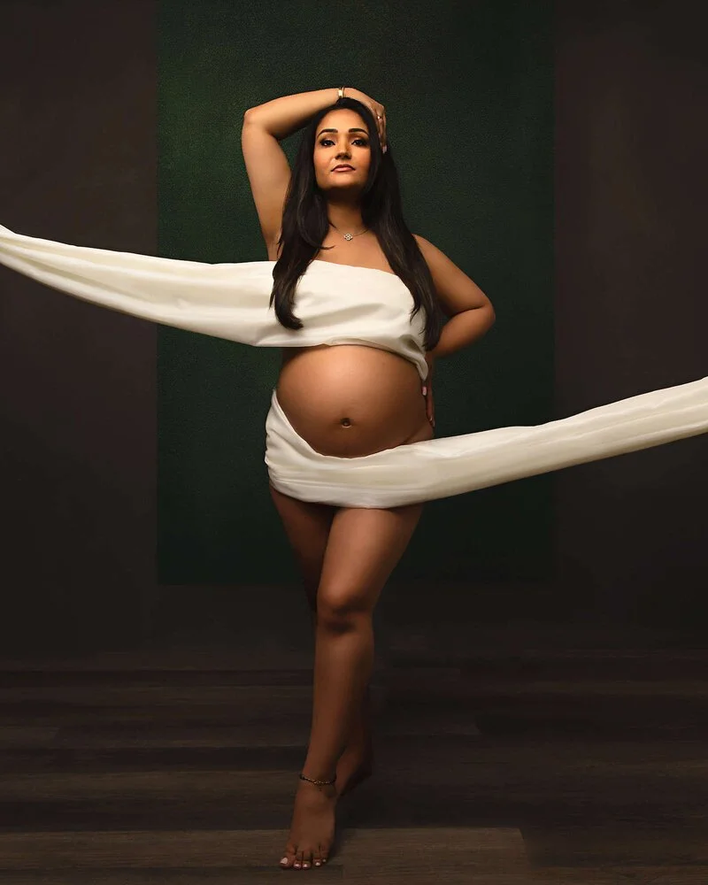 studio_maternity_photographer_dfw.jpg
