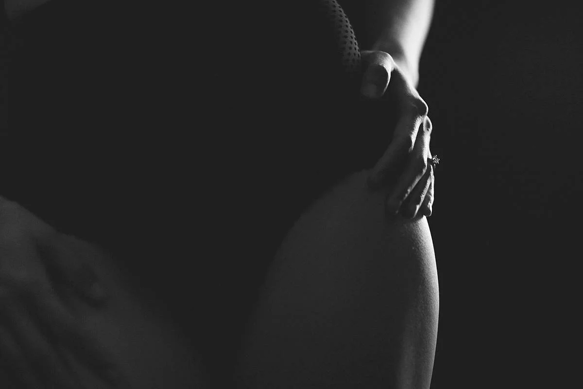 black-and-white-boudoir-photography-14-1.jpg