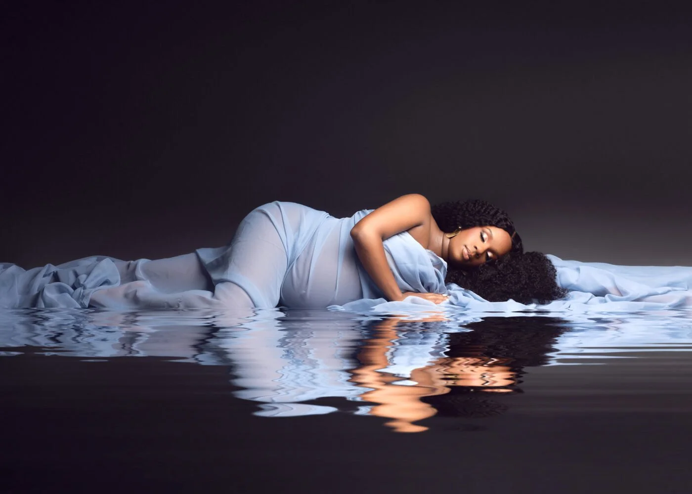 Maternity-session-dfw-dallas-fort-worth-lewisville-tx-oshey-vargas-photography-baby-bump-studio-luxury-gowns-pregnancy-pregnant-04-1400x1000.jpg