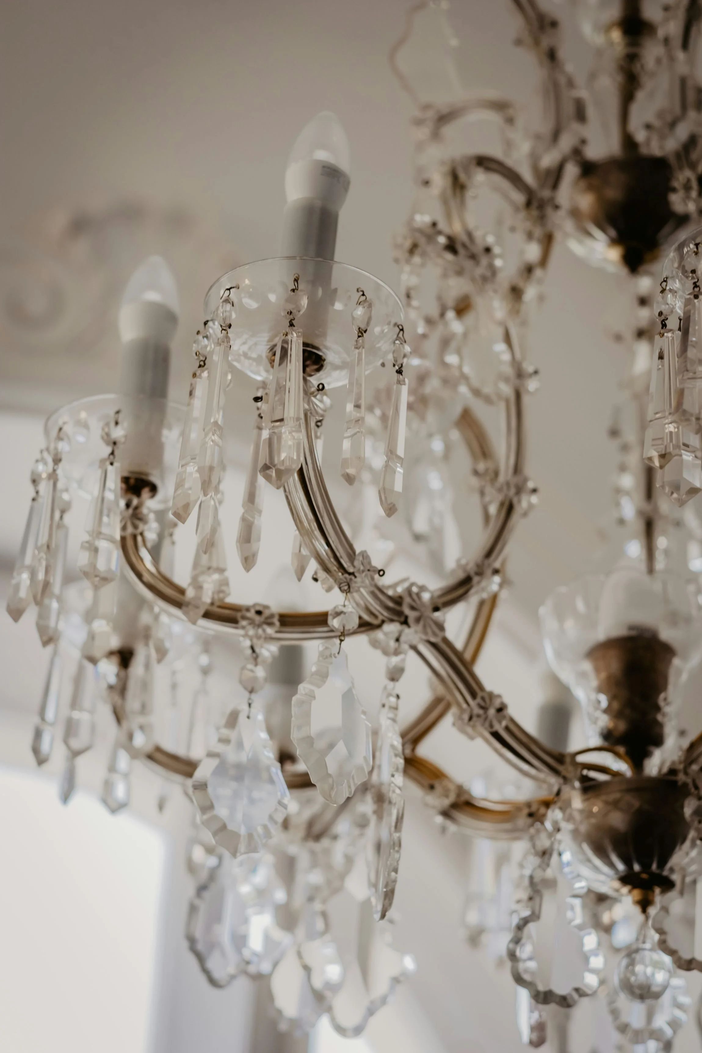 A chandalier at a luxury wedding venue