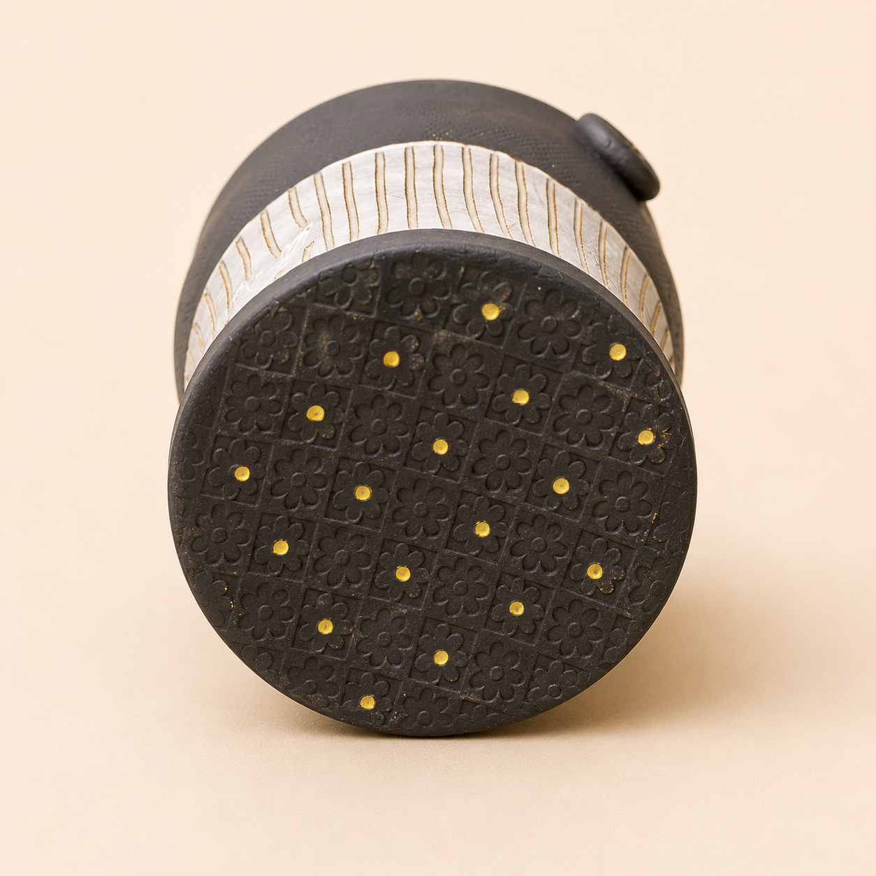 Yellow flower button2.png