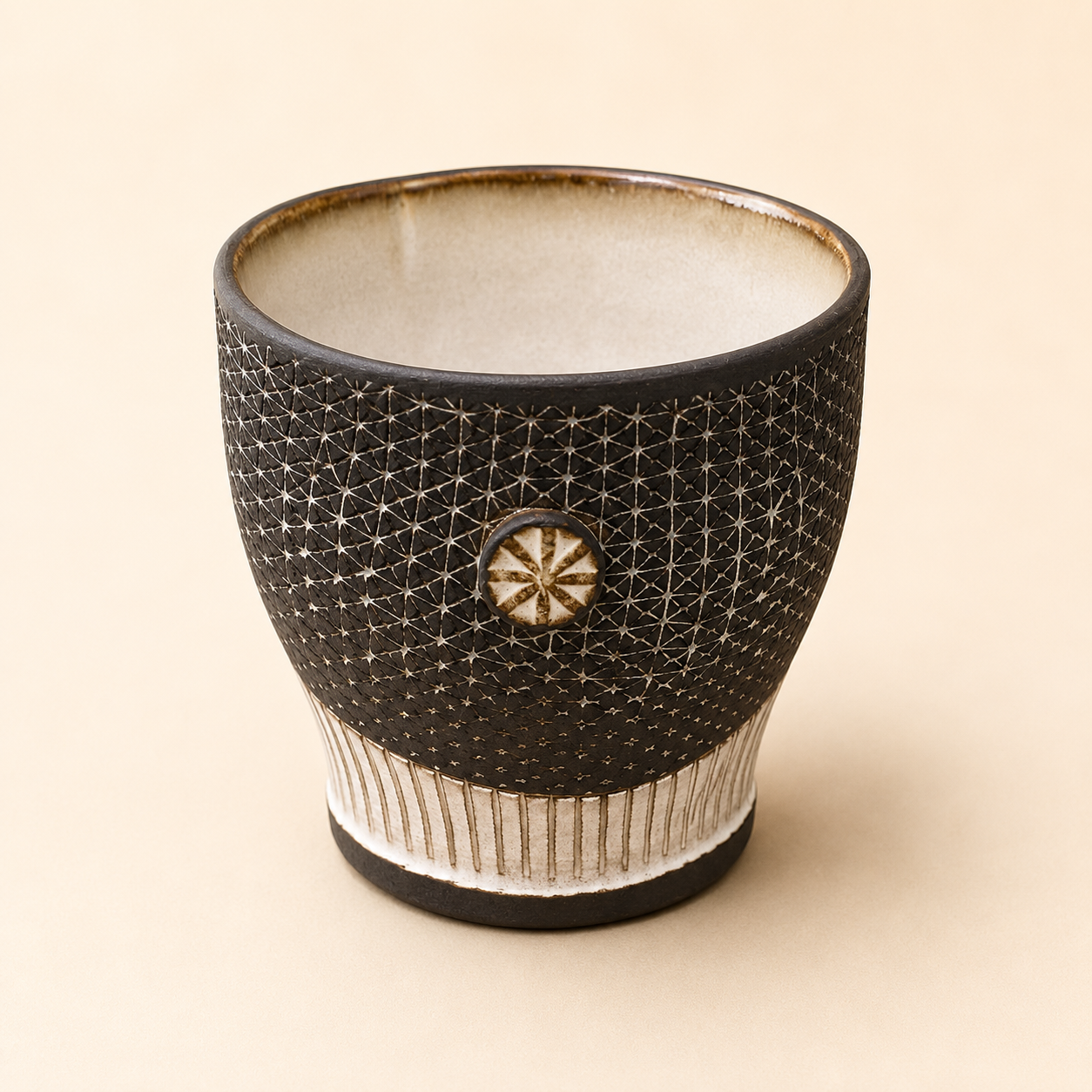 Cup - White flower button