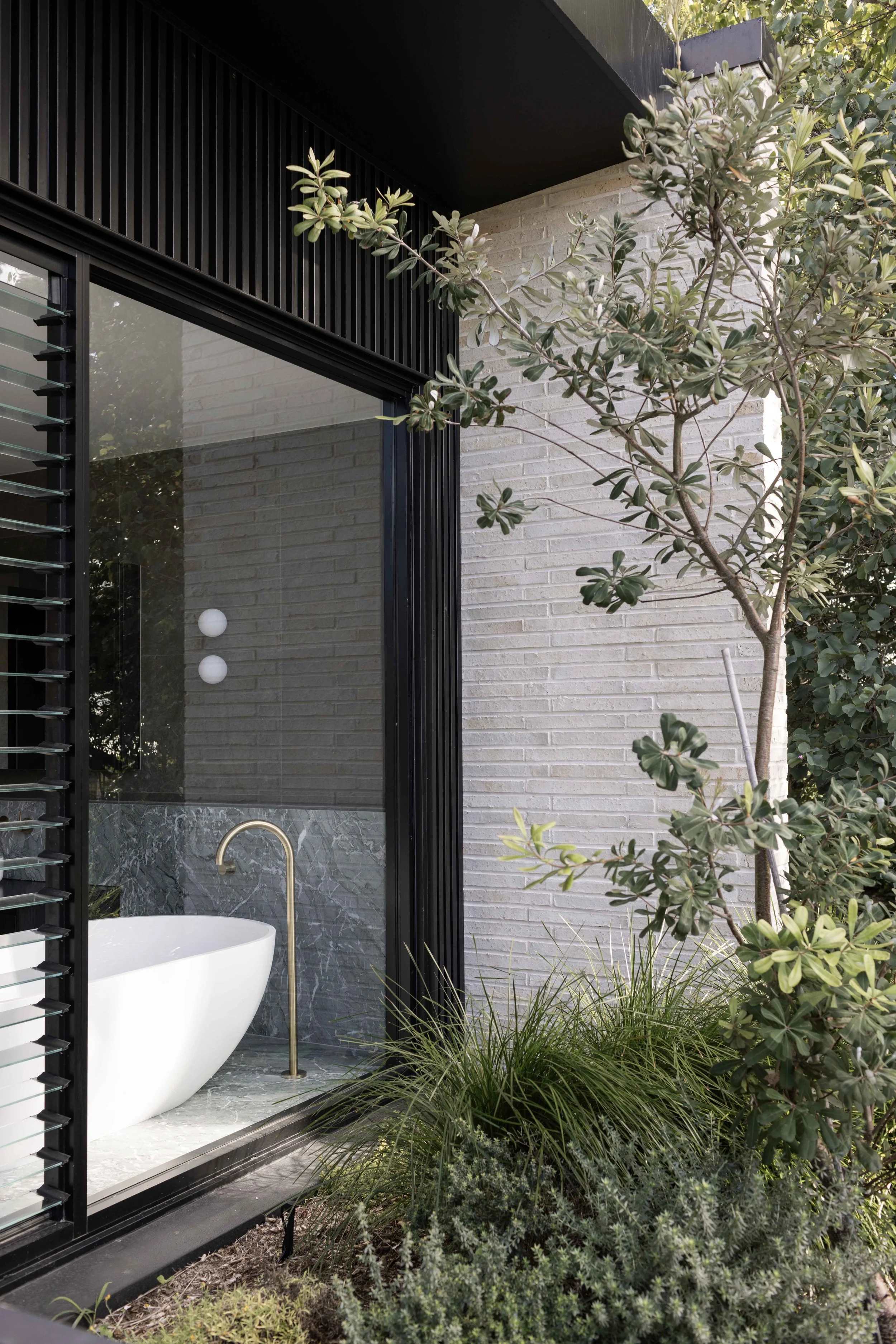 FB_BANKS_Exteriors_LR_11.jpg