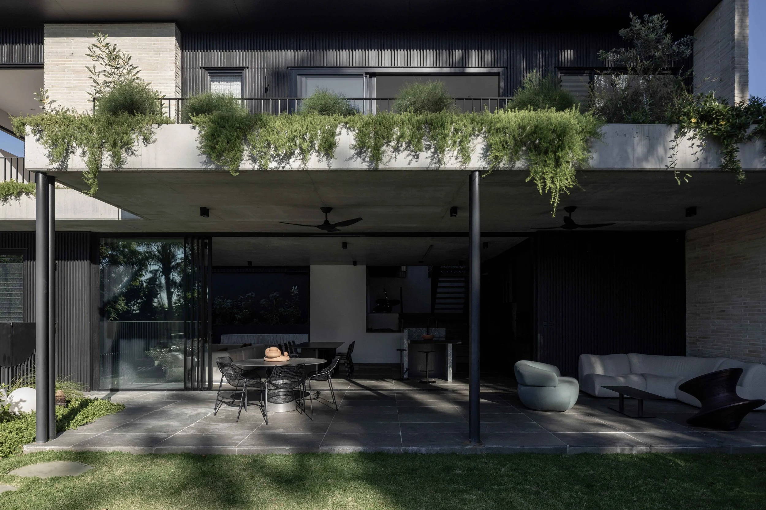 FB_BANKS_Exteriors_LR_04.jpg