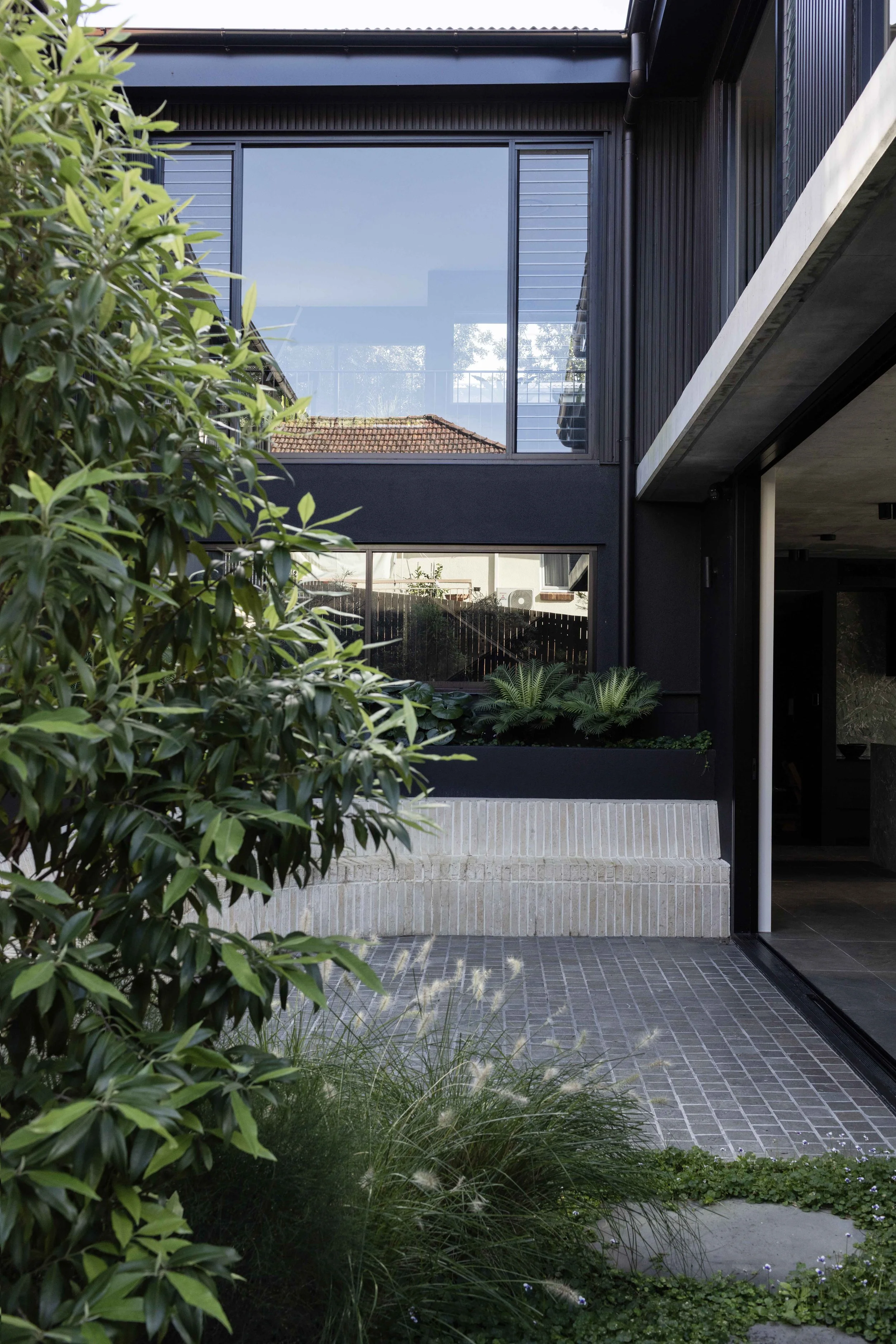 FB_BANKS_Exteriors_LR_17.jpg