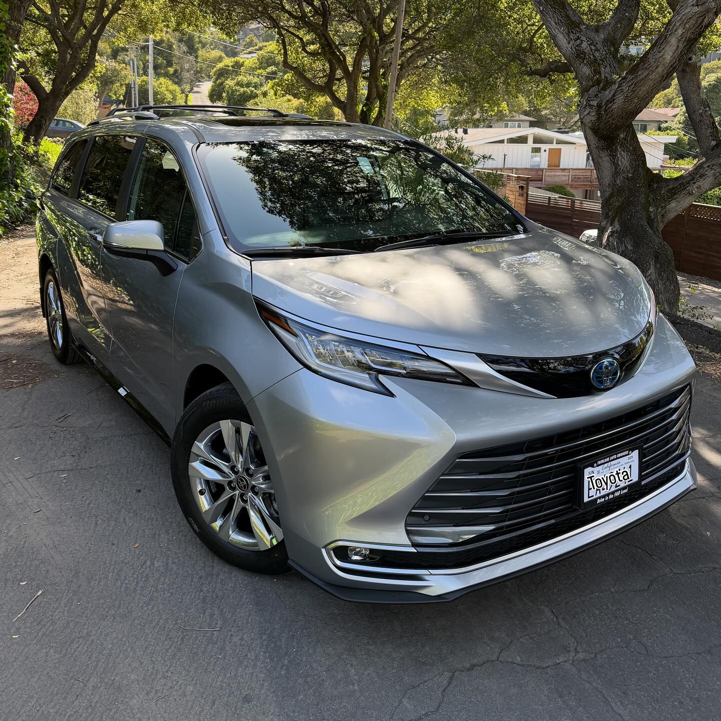 The 2025 Toyota Sienna is a minivan capable of hauling all of your passengers in style. It is featured here in Celestial Silver. Ask us how to get a great deal on one of these rare vans today! 

#NewCar #2025 #Toyota #autobroker #FAB #Fairlane #miniv