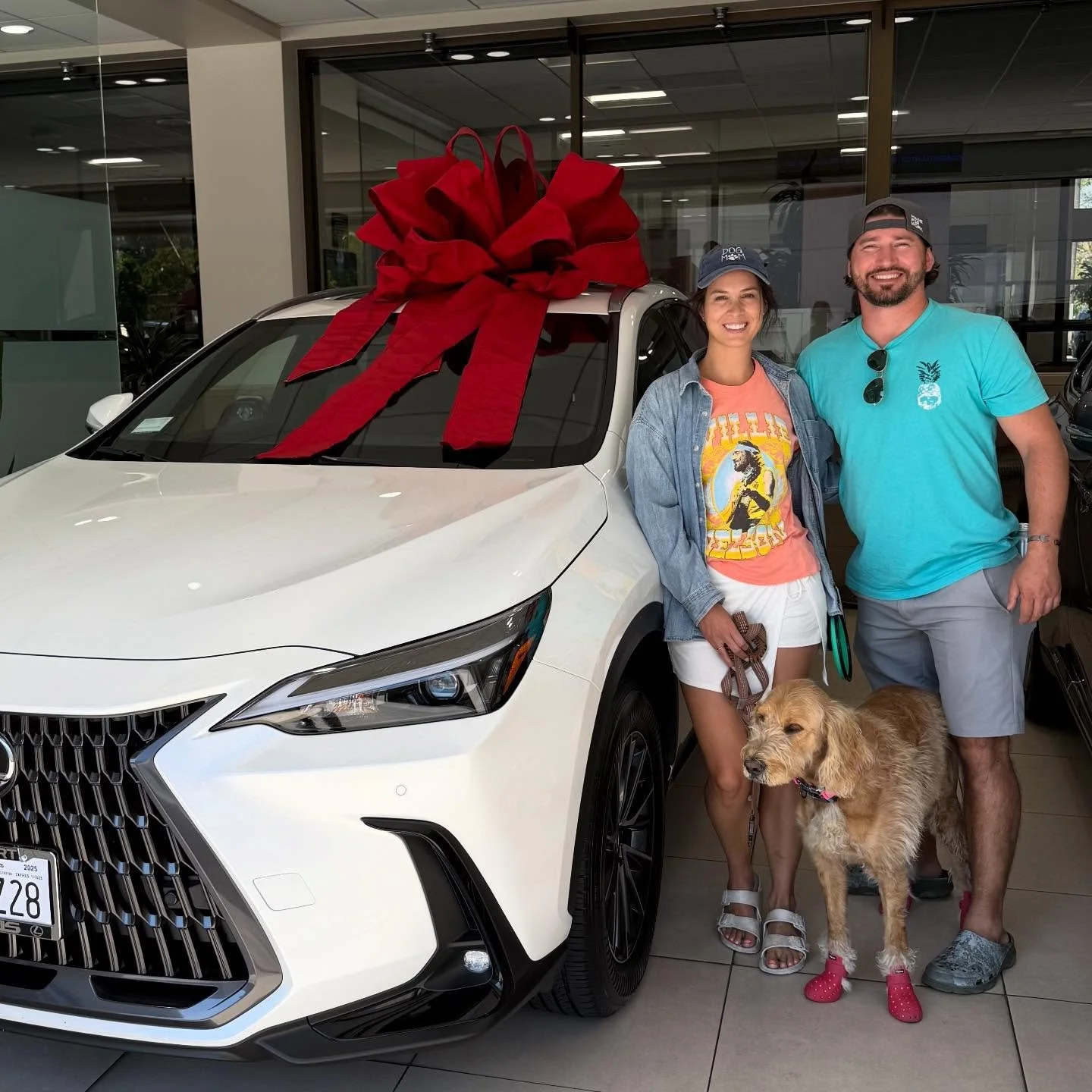 🎄✨ It&rsquo;s that magical time of year&mdash;our very favorite season! And what could be more joyful than unwrapping a brand-new car topped with a big, festive red bow? Did someone say &ldquo;treat yourself&rdquo;? Congratulations on your new Lexus