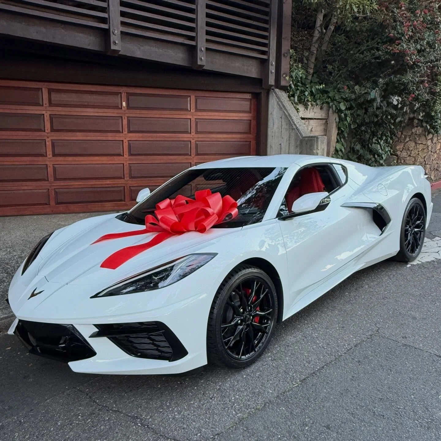 Who needs reindeer when you&rsquo;ve got 495 horsepower? 🏎️❄️
This custom 2026 Corvette Stingray&mdash;featured in Arctic White with Adrenaline Red leather&mdash;might just be the most festive sleigh on the road.
Huge congratulations to our clients 