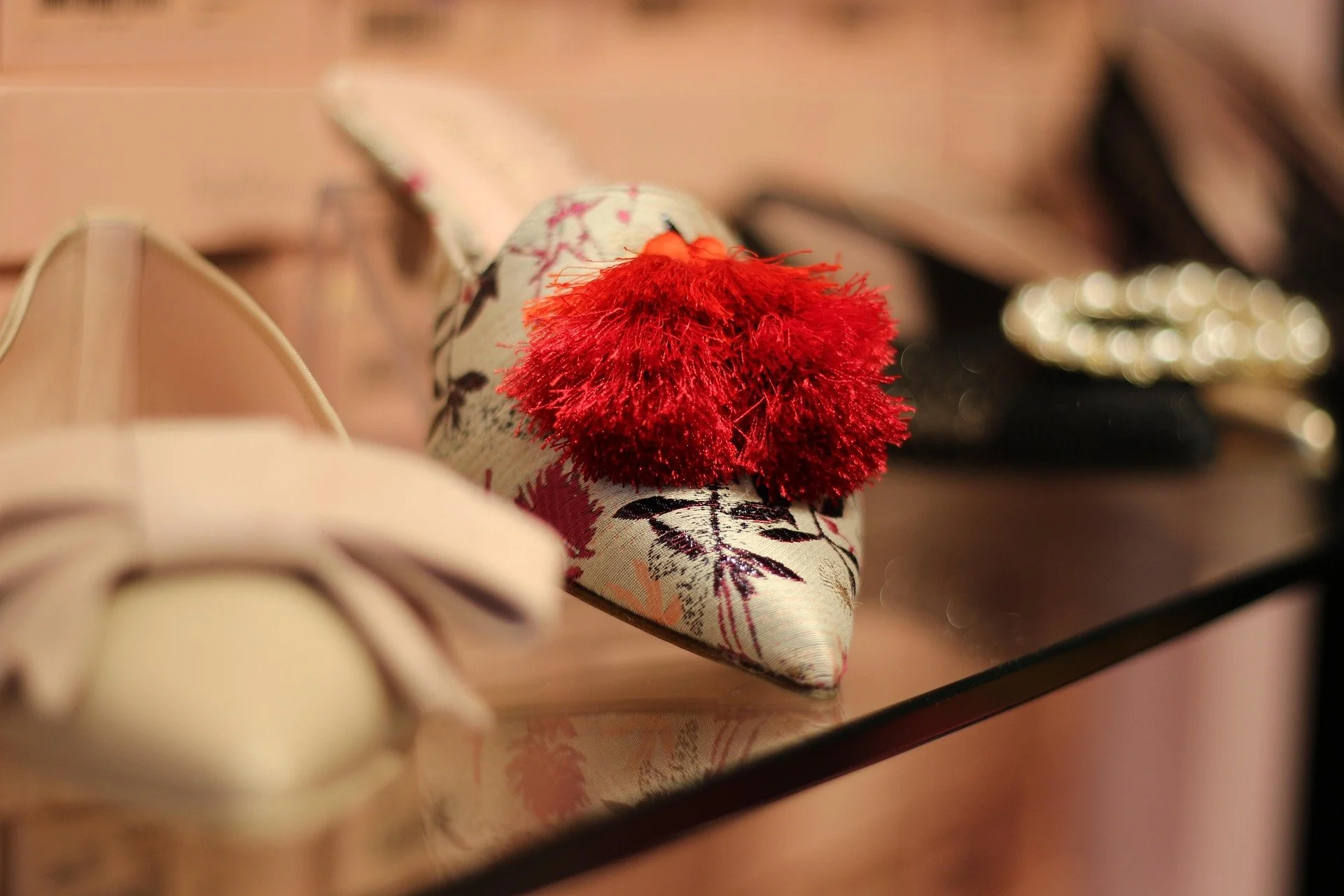 Where Vintage Sellers Lose Customers (and How to Turn Browsers Into Buyers)