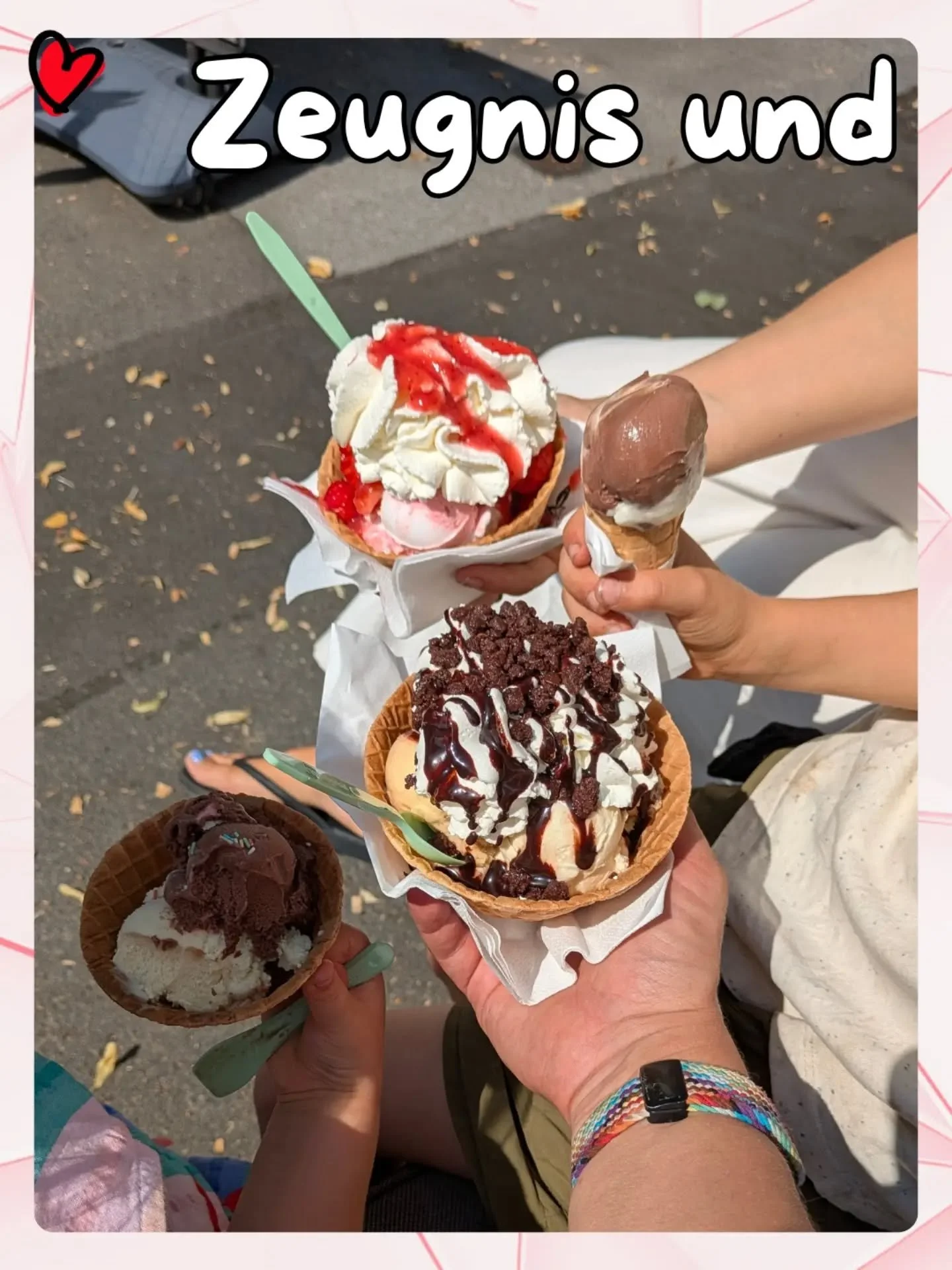 Wir starten eine Tradition!
Zeugnis hei&szlig;t Eis. Unabh&auml;ngig von Noten oder anderen Bewertungen, setzen wir uns als Familie zusammen und sprechen. Wir reden dabei ohne Wertung &uuml;ber die letzten Monate. Mit positiven Blick und Growth Minds