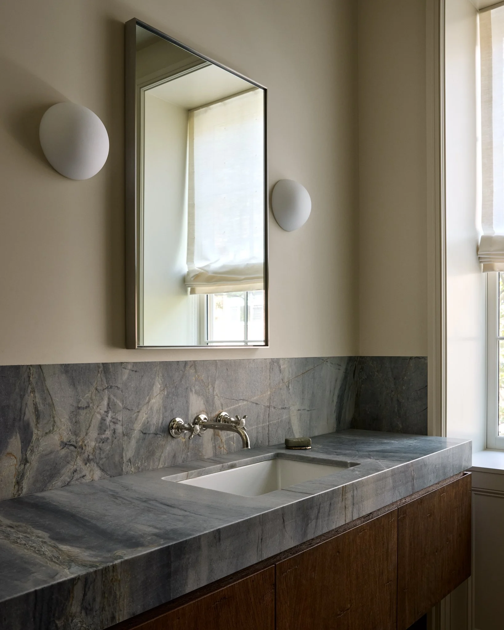 primarybath2_332.jpg