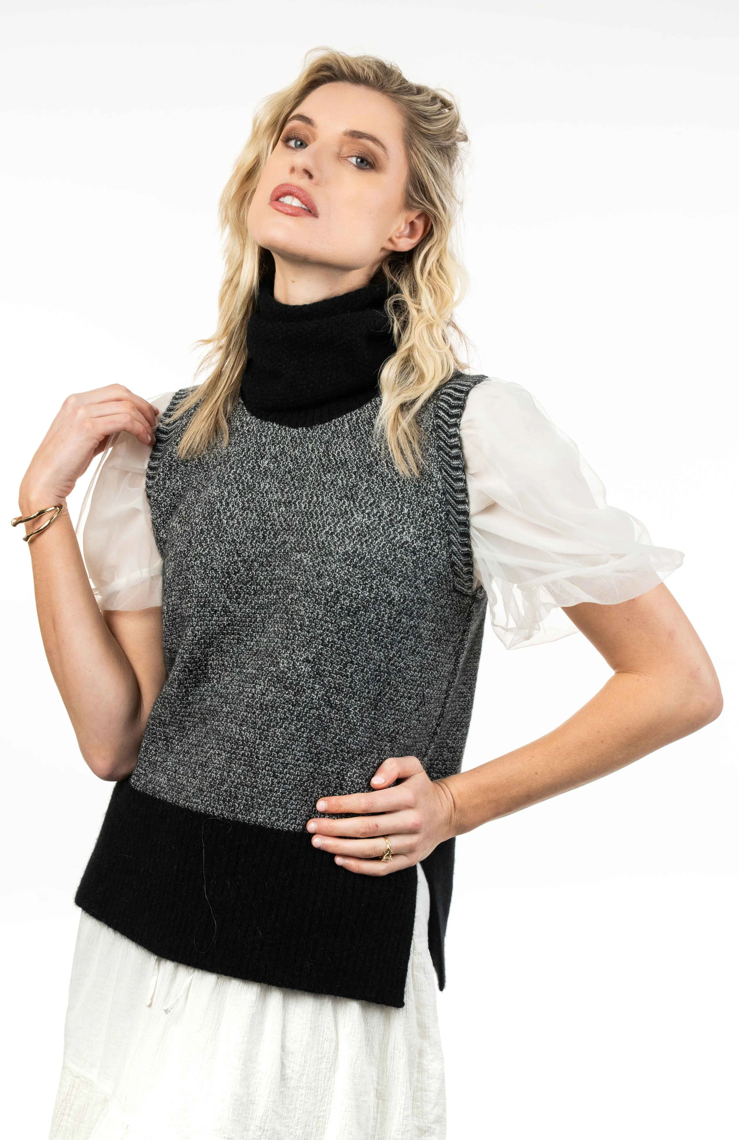 BT579-black-white KO1037 BLACK-2.jpg