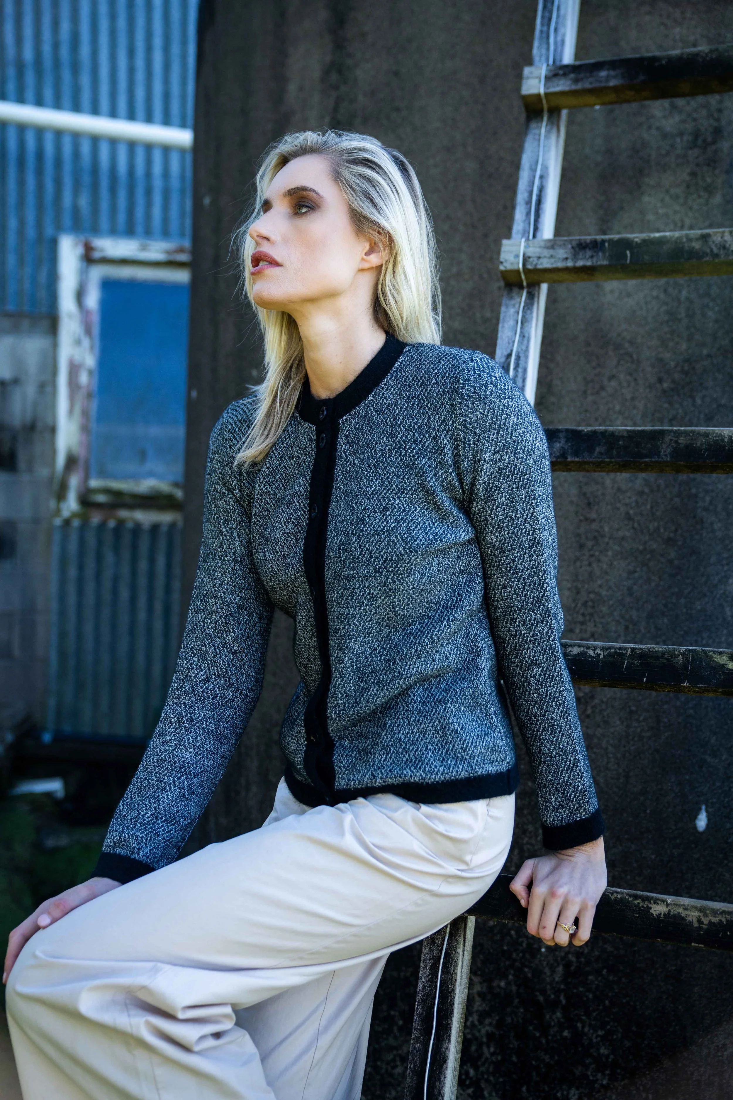 BT578-Black_Natural_2.jpg