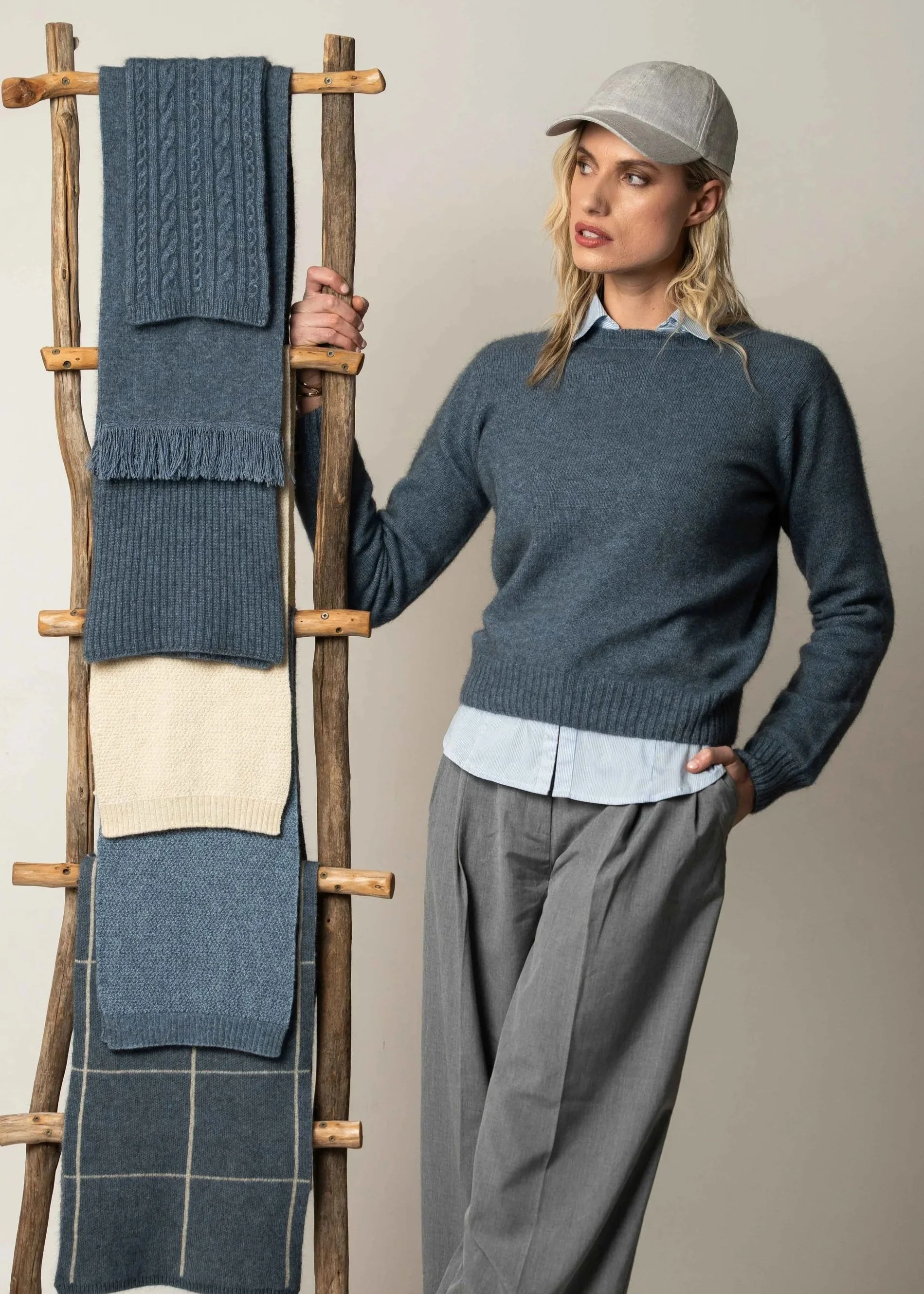 KO595-Riviera-with-Accessory-Ladder.jpg