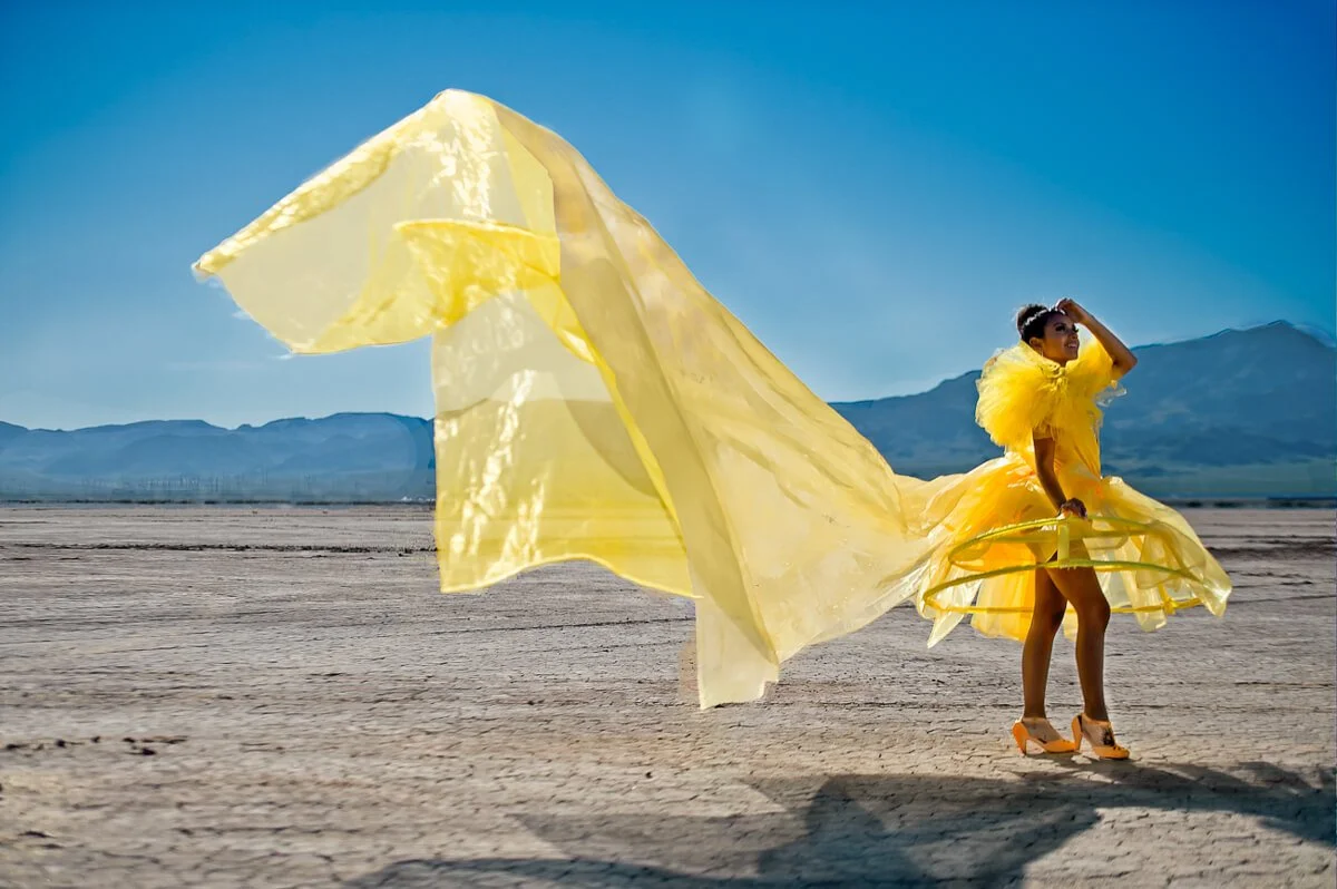 High Fashion in the Desert, Yellow