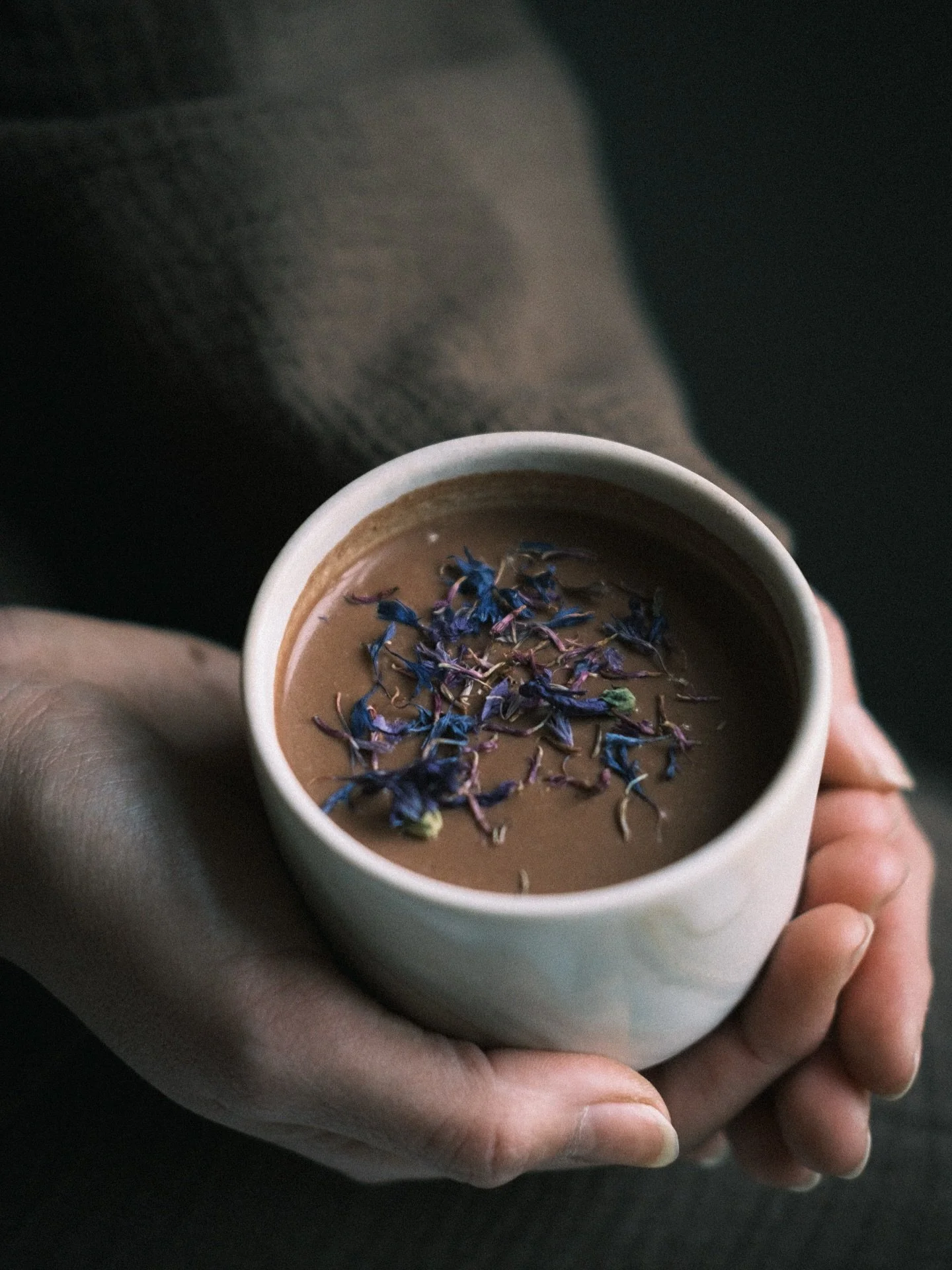Cacao🤎
Cacao has long been known as a sacred plant for opening the heart, originally used in ceremonies in Mesoamerica and South America. It’s more than just a warm and cozy drink, it’s a sacred ritual, and a moment to connect deeply wi