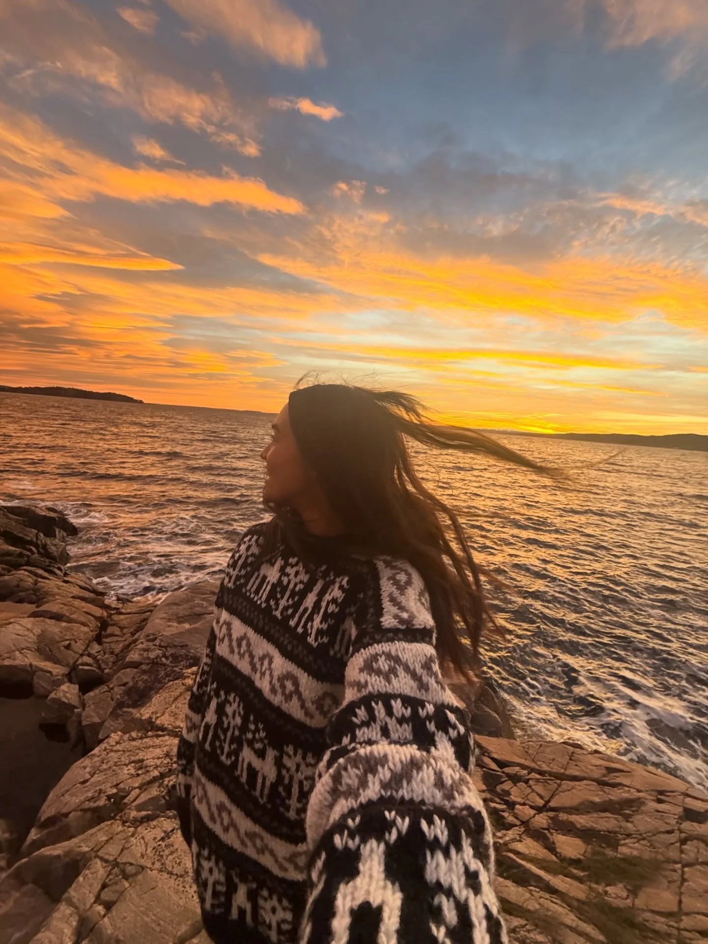 Looking back at October💛

A month full of transition and change. Beautiful sunsets, a new home, a slower pace. 

Nourishing meals, coffee outside, creativity flowing and honest conversations.

Wellness in the form of listening to my body, being hone