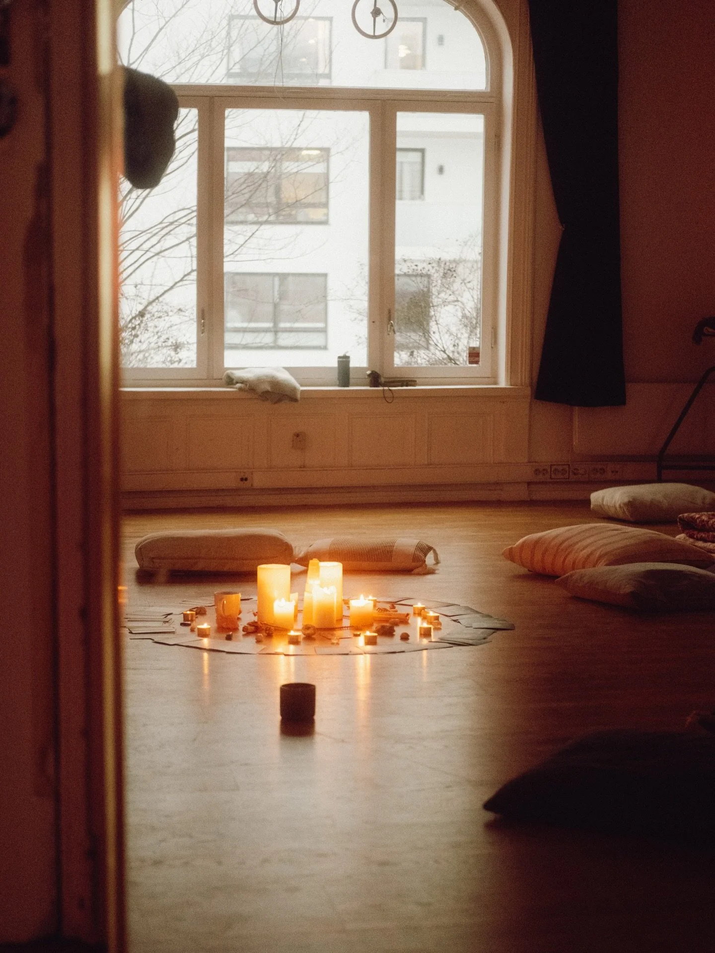 Working with LIGHT🤍

Me and Gitte from @mountainyoga.no will be hosting an event together 24/2 in Oslo. Send me a dm if you want to be the first to get access to booking✨