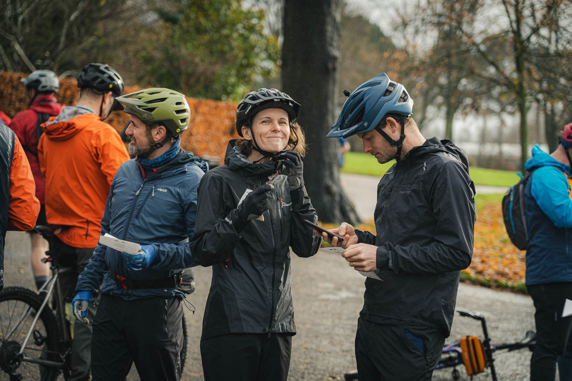 trailhead-gone-gravelling-cyclist-preparing-photography.jpg
