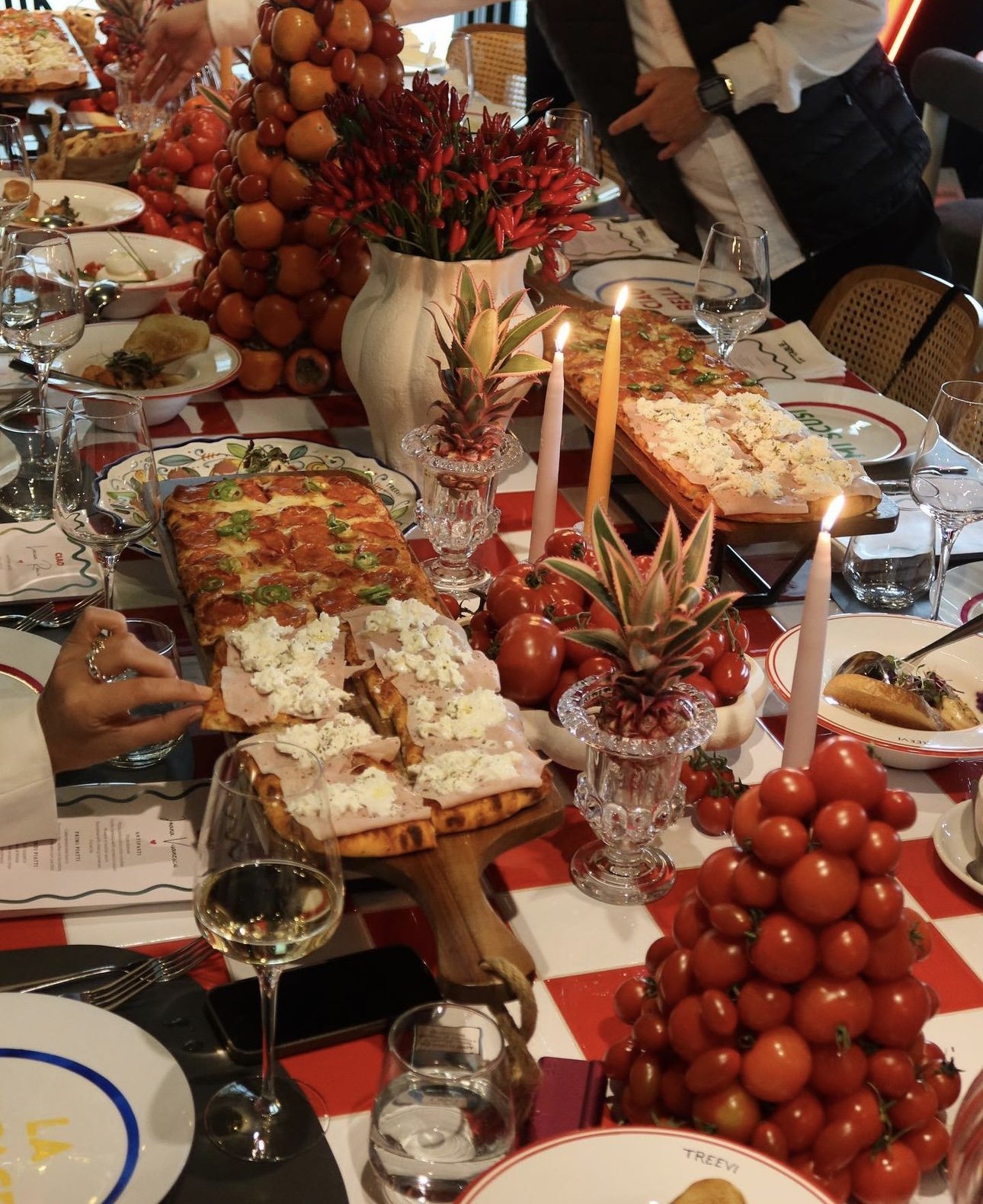 treevi-restaurant-authentic-italian-brunch-table.jpg