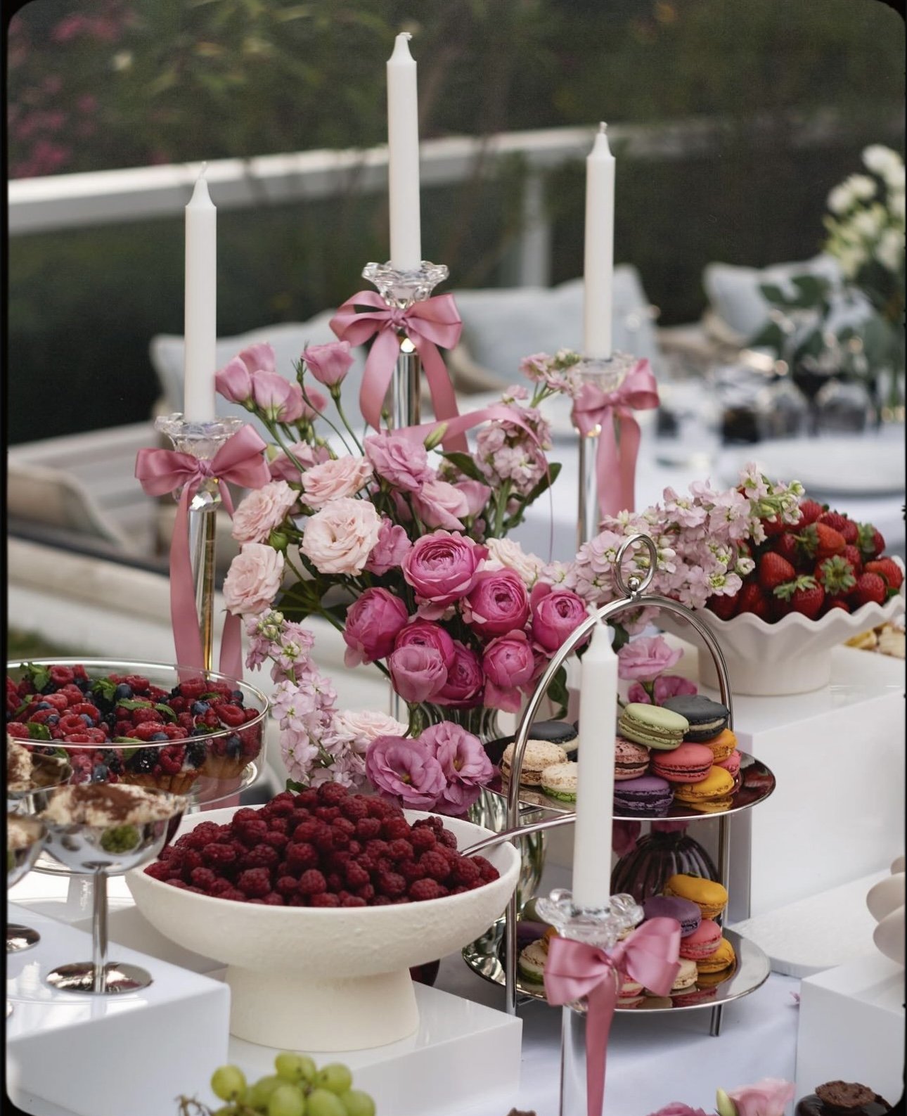 charming-baptism-decor-photo-corner.jpg