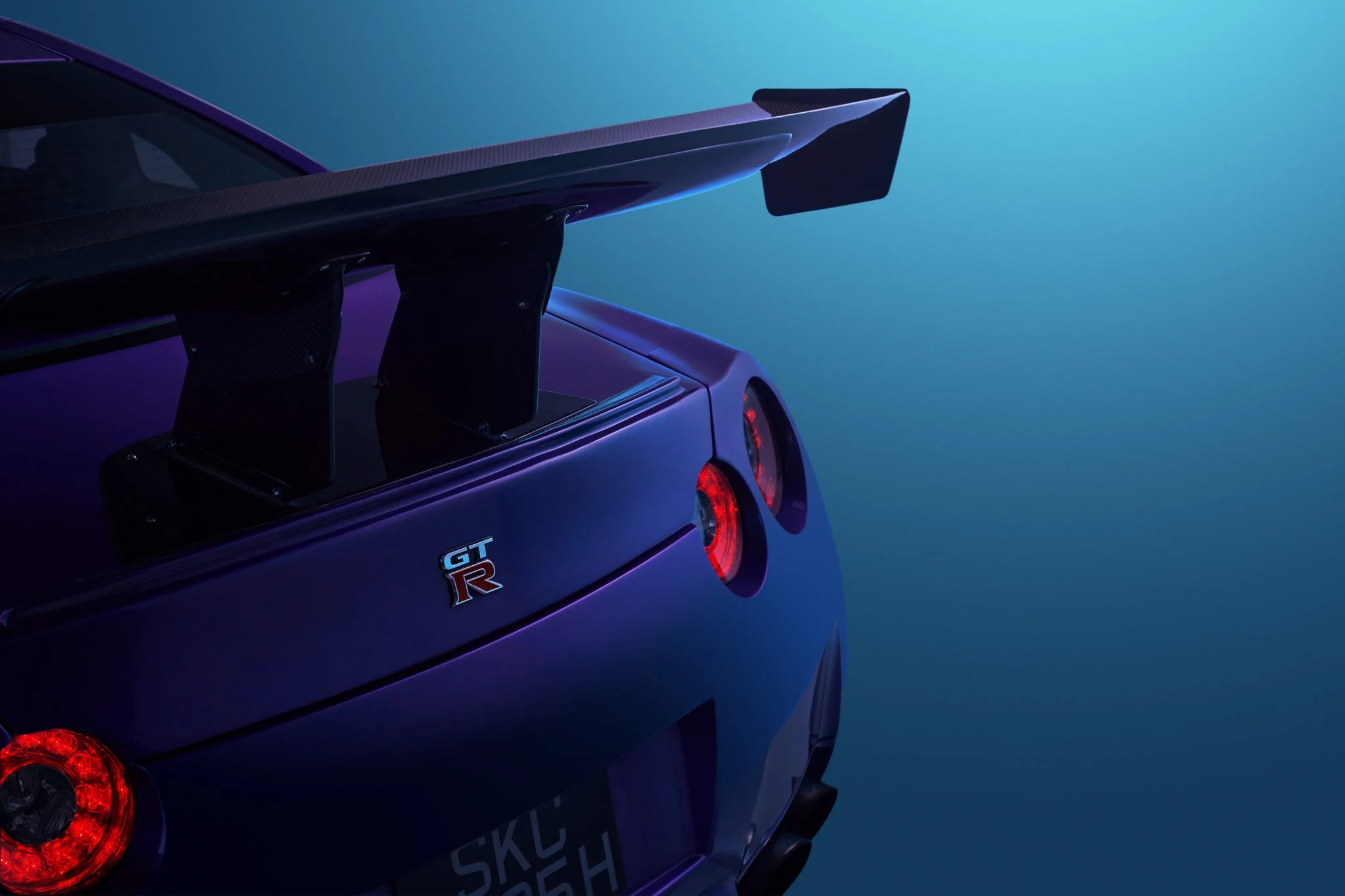 NISSAN-GTR-35-Rear-(Online).jpg