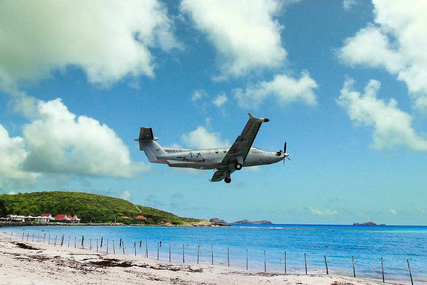 Pour vos projets, Sand met en image vos id&eacute;es avec passion et pr&eacute;cision. 

#Strat&eacute;gieDeMarque #SaintBarth #CommunicationMarketing #Cara&iuml;bes #SandAgency #creative #MarketingDigital #SaintBarthLife #marketingstrategy #FWI #Age