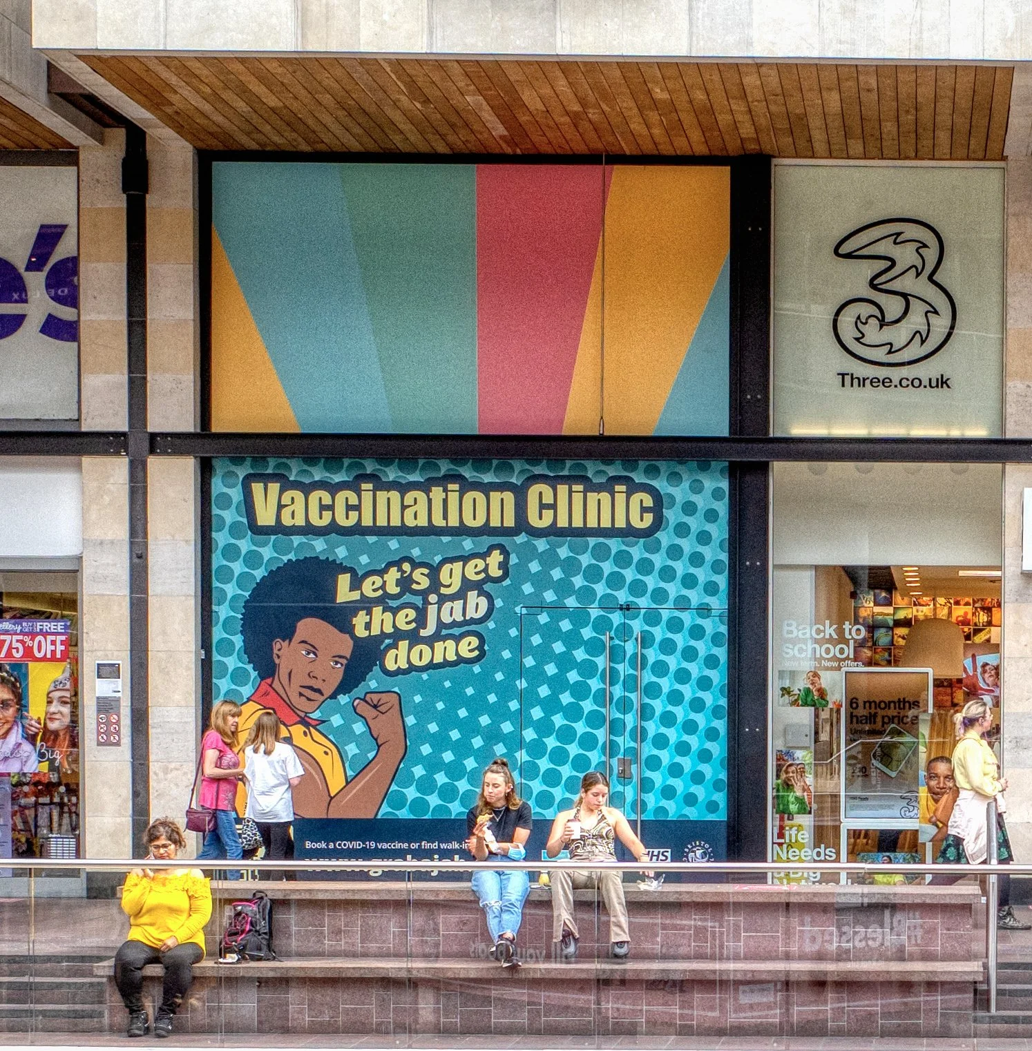 who would have thought that this would be a thing in a busy shopping centre?