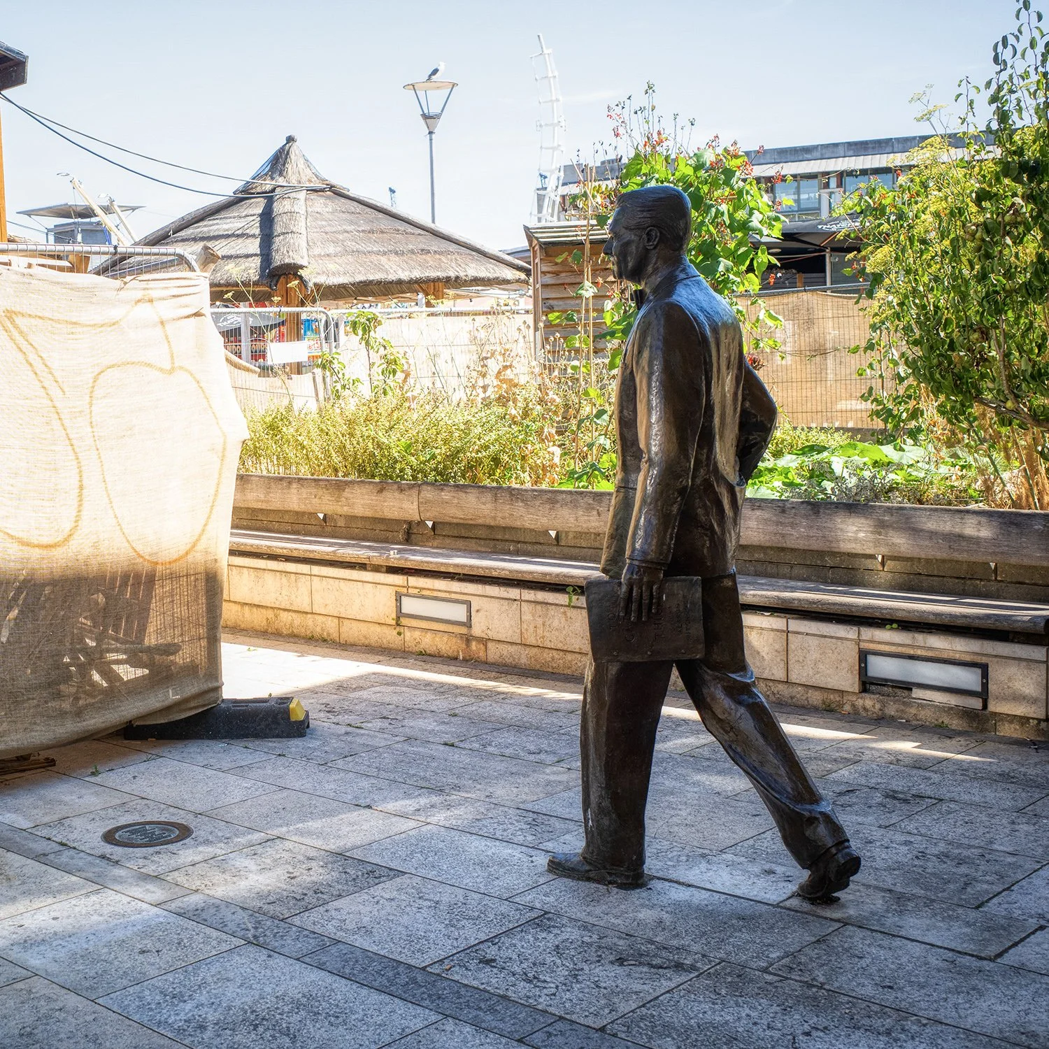 Bristol dont seem to be very broud of poor Cary Grant - who is hidden away