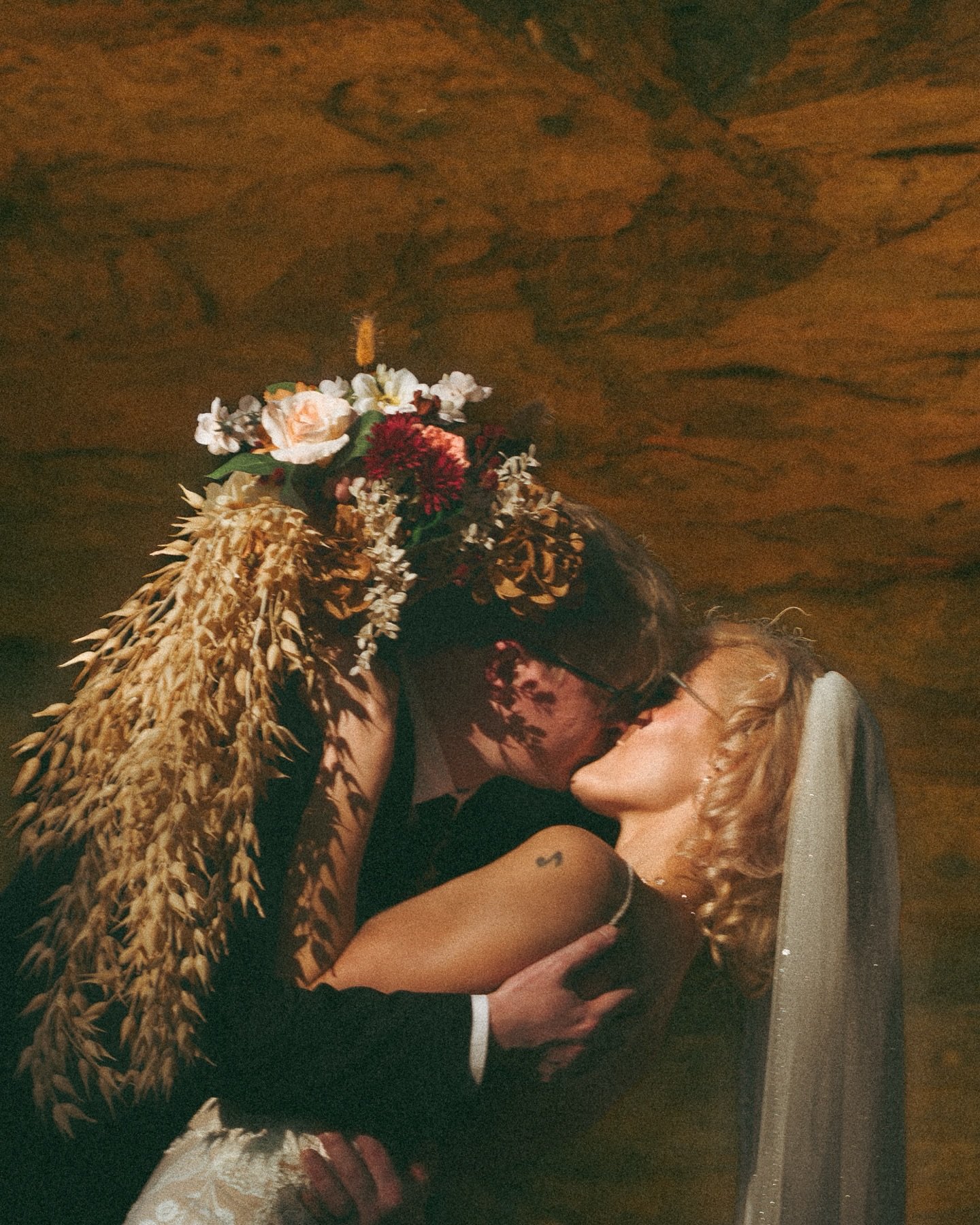 When @laiceethillphoto asked if I&rsquo;d be available to second shoot a micro wedding in Hocking Hills I literally jumped for joy.  Getting to work alongside Laicee is an honor - having the privilege of documenting this specific micro wedding was be