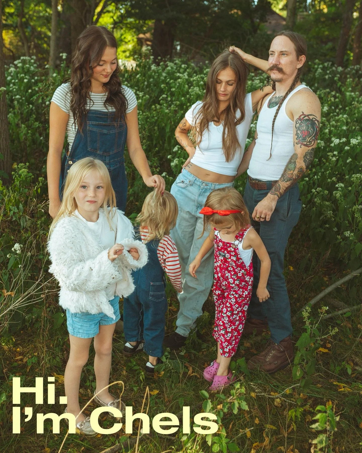 a lot of new faces around here lately, so hi
i&rsquo;m chelsea
i photograph families who don&rsquo;t really fit into the &ldquo;perfect photo&rdquo; box  the loud ones the chaotic ones  the ones that feel like real life
because that&rsquo;s what mine