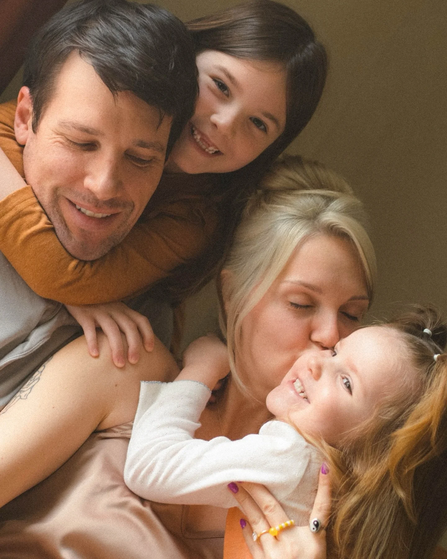 no one sat still.
someone definitely cried.
nothing went as planned.

perfect.

Seriously - a dream sesh with a dream of fam. 

this is what you&rsquo;ll want back someday.
let me document it for you.

📍Marshall, MI