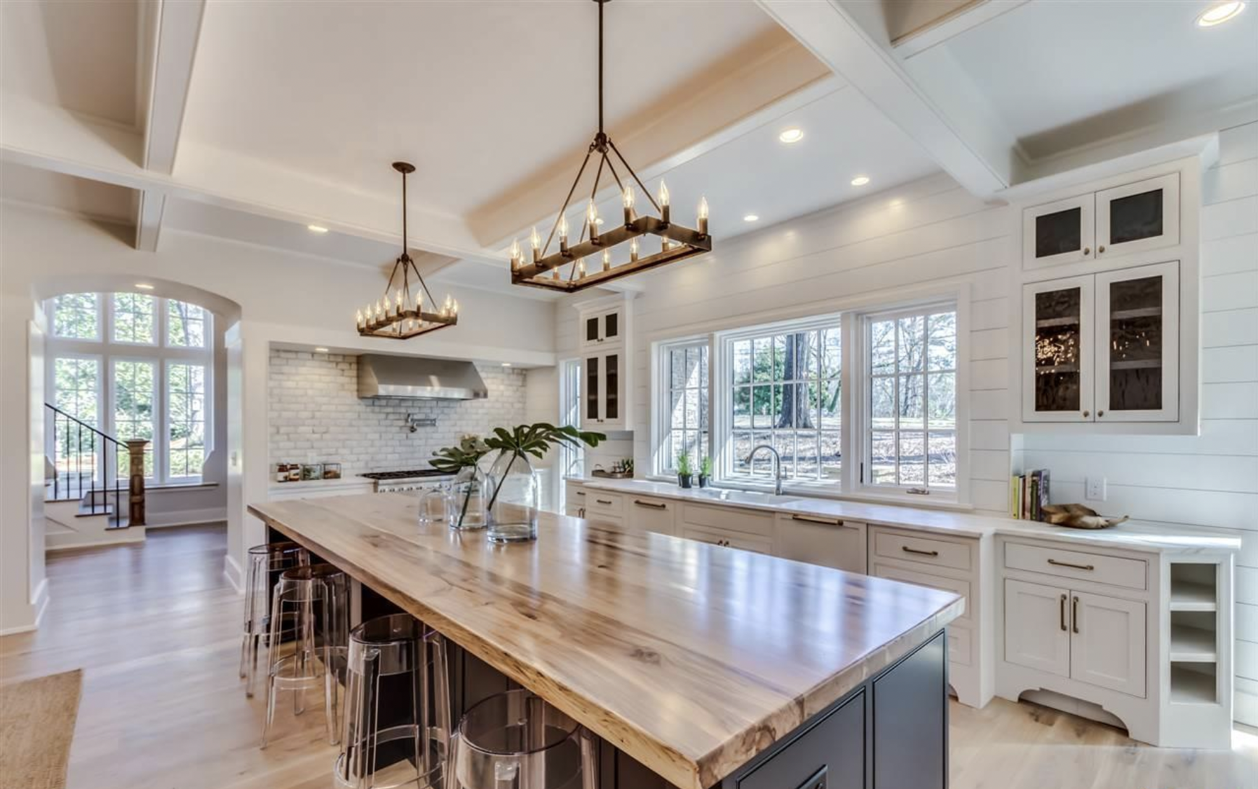 3924 realtor kitchen.png