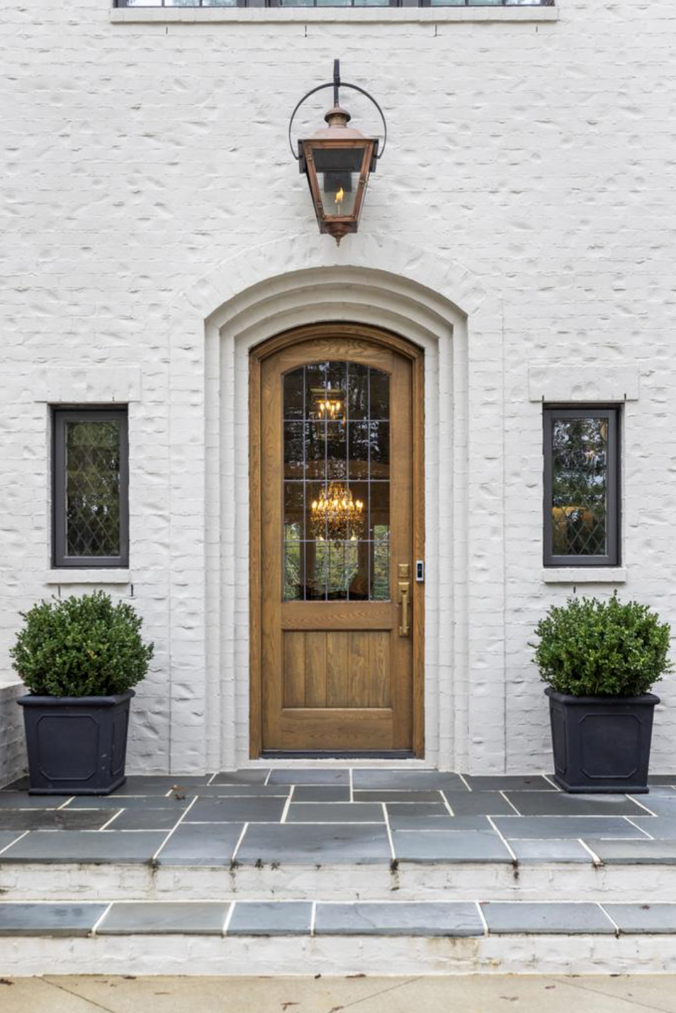 Roberts door.png
