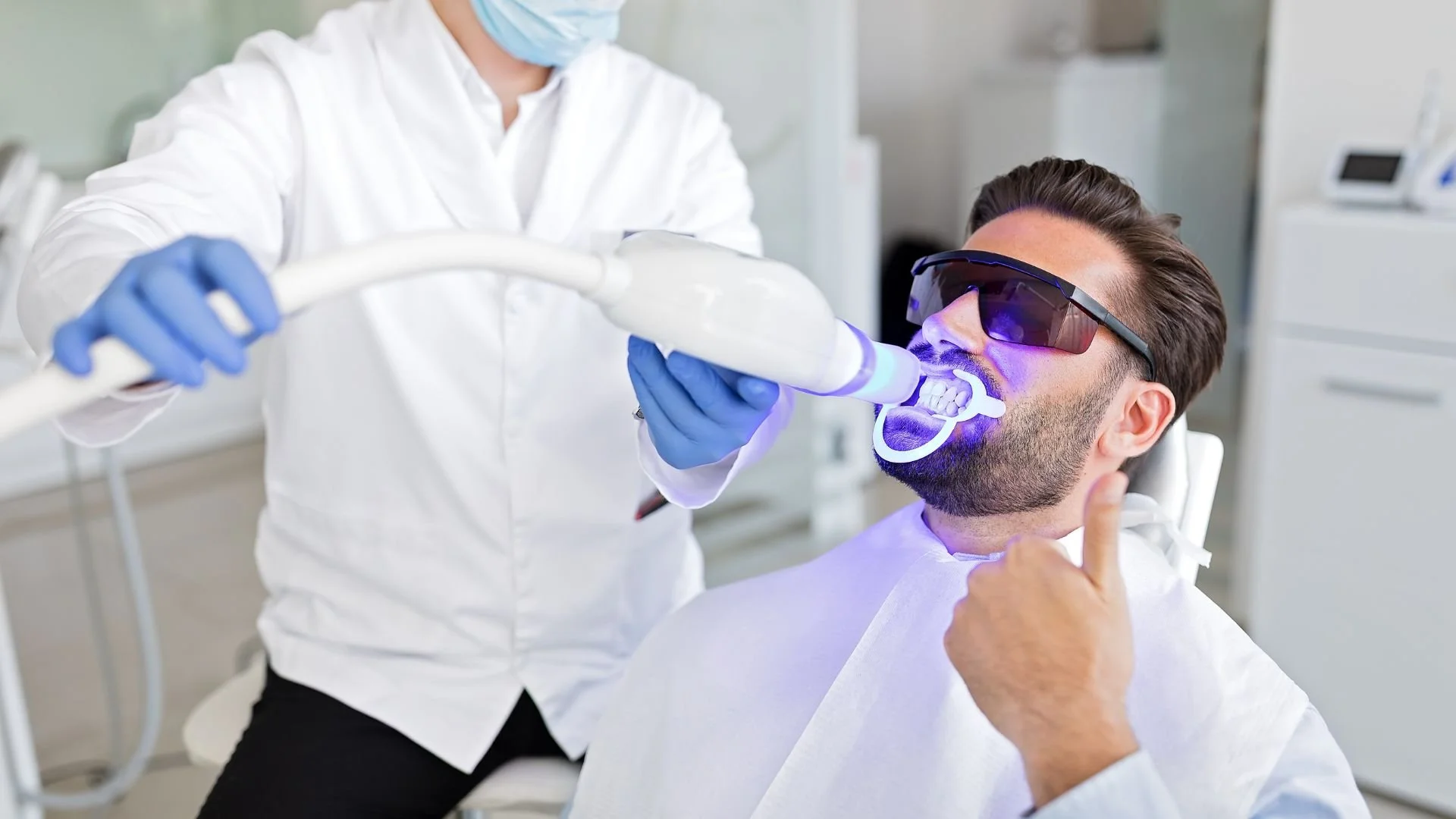 Laser LED teeth whitening treatment in Leicester clinic