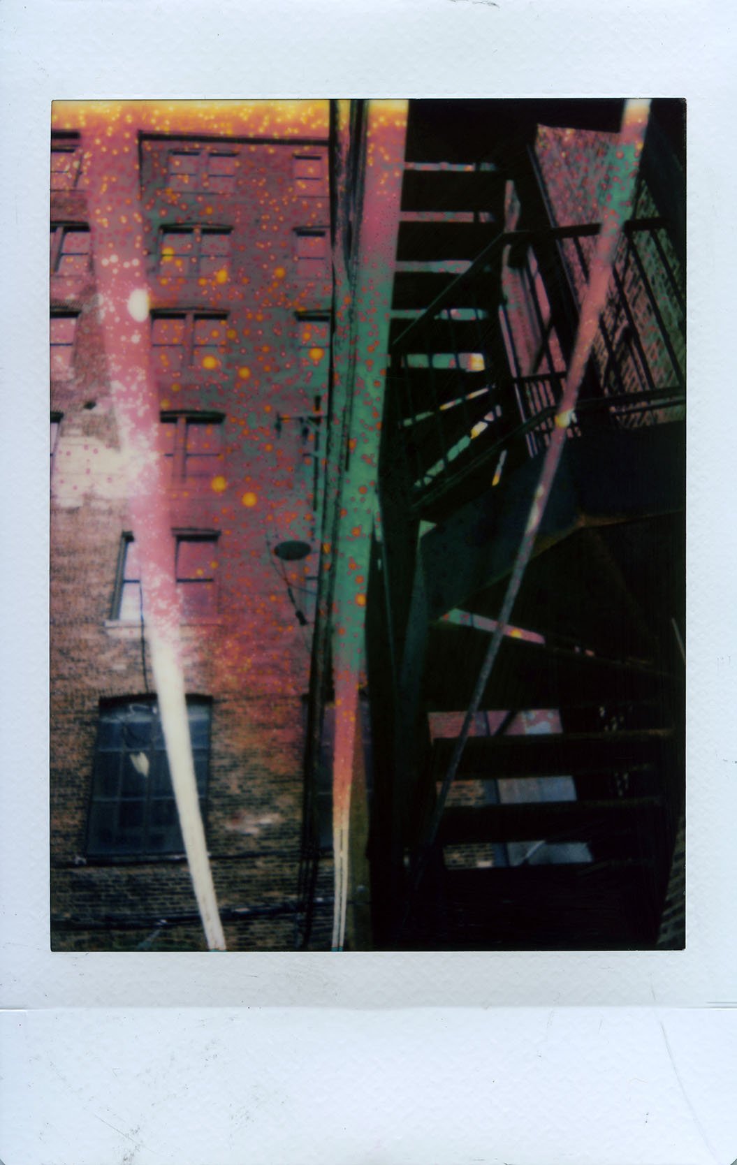 MIND FLOWERS I, ‘21
Series: “Analog Presets”
Limited Edition of 9 and 3AP
Signed by the Artist
17” x 22” | “27 x 42”