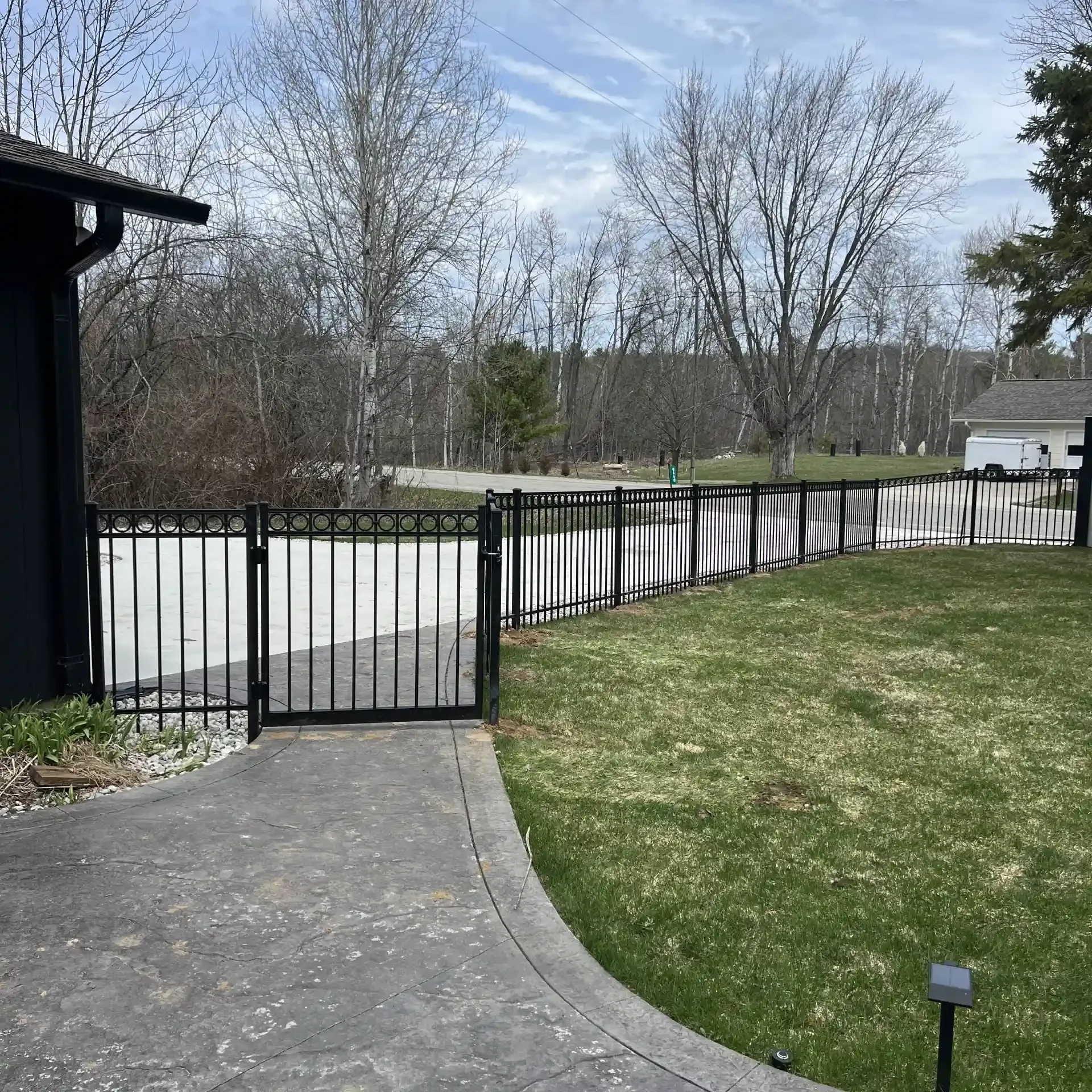 ornamental aluminum fence