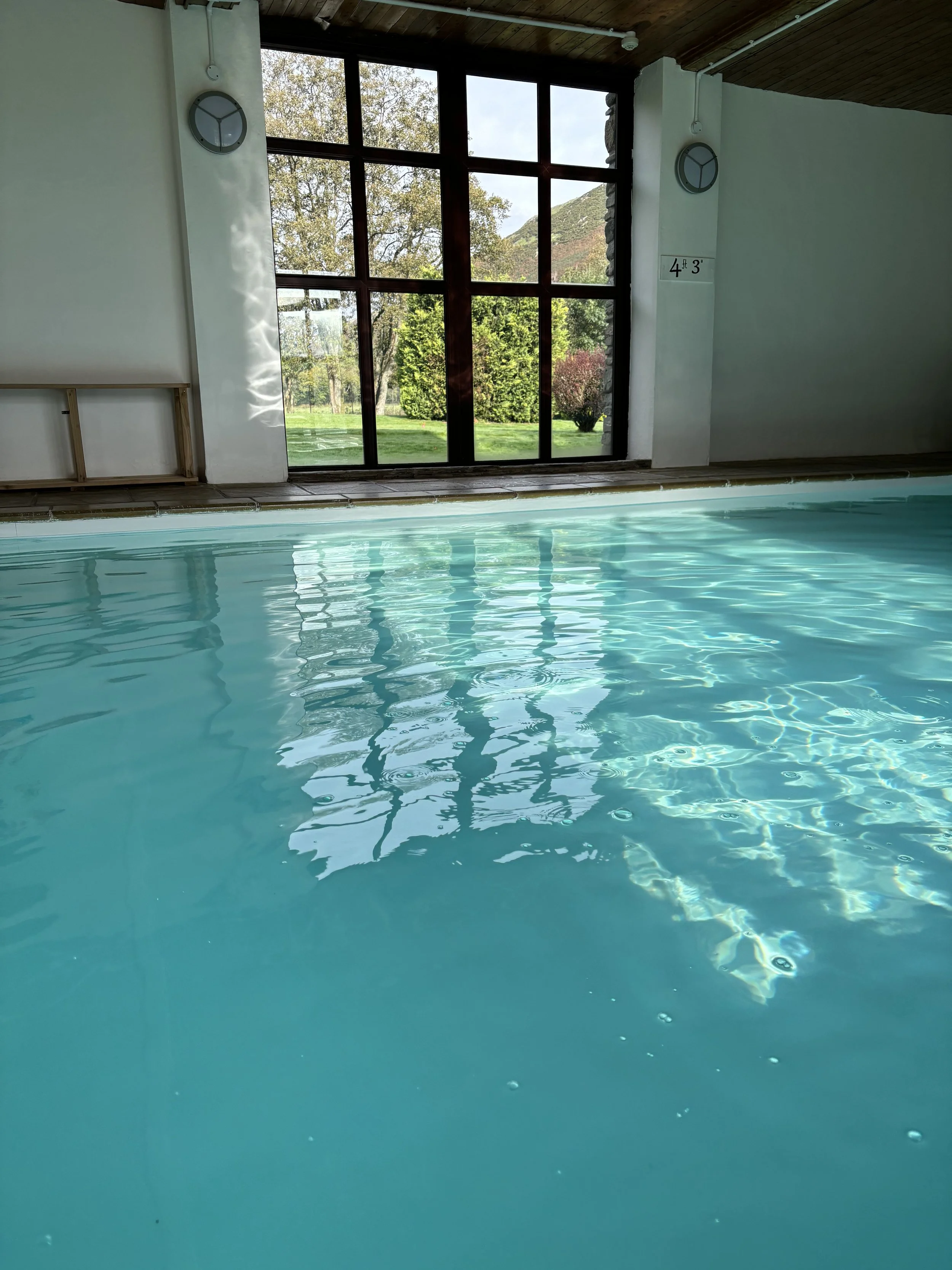 Swimming gift voucher. Gift voucher Mid Wales. Swimming voucher. Party Voucher. Ideal children's gift.