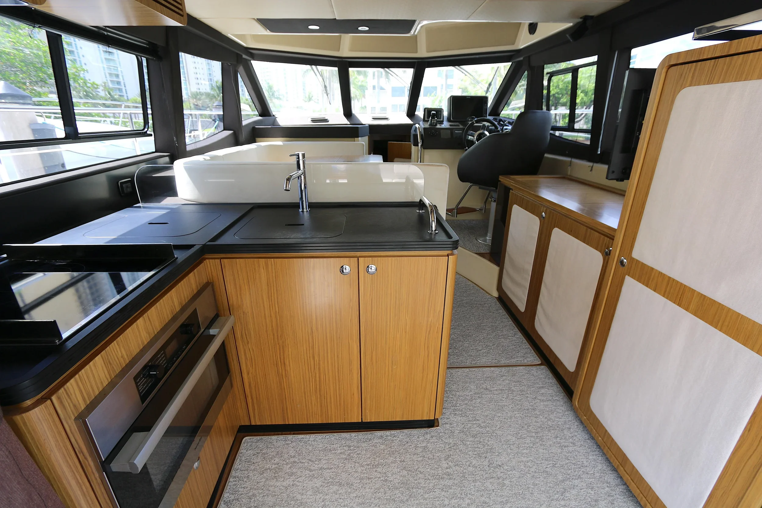 43ft_Azimut_Magellano_Photo_19.webp