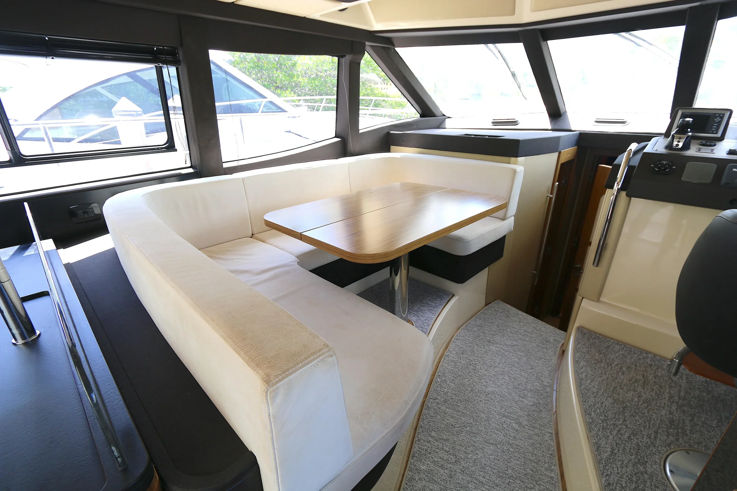 43ft_Azimut_Magellano_Photo_20.webp