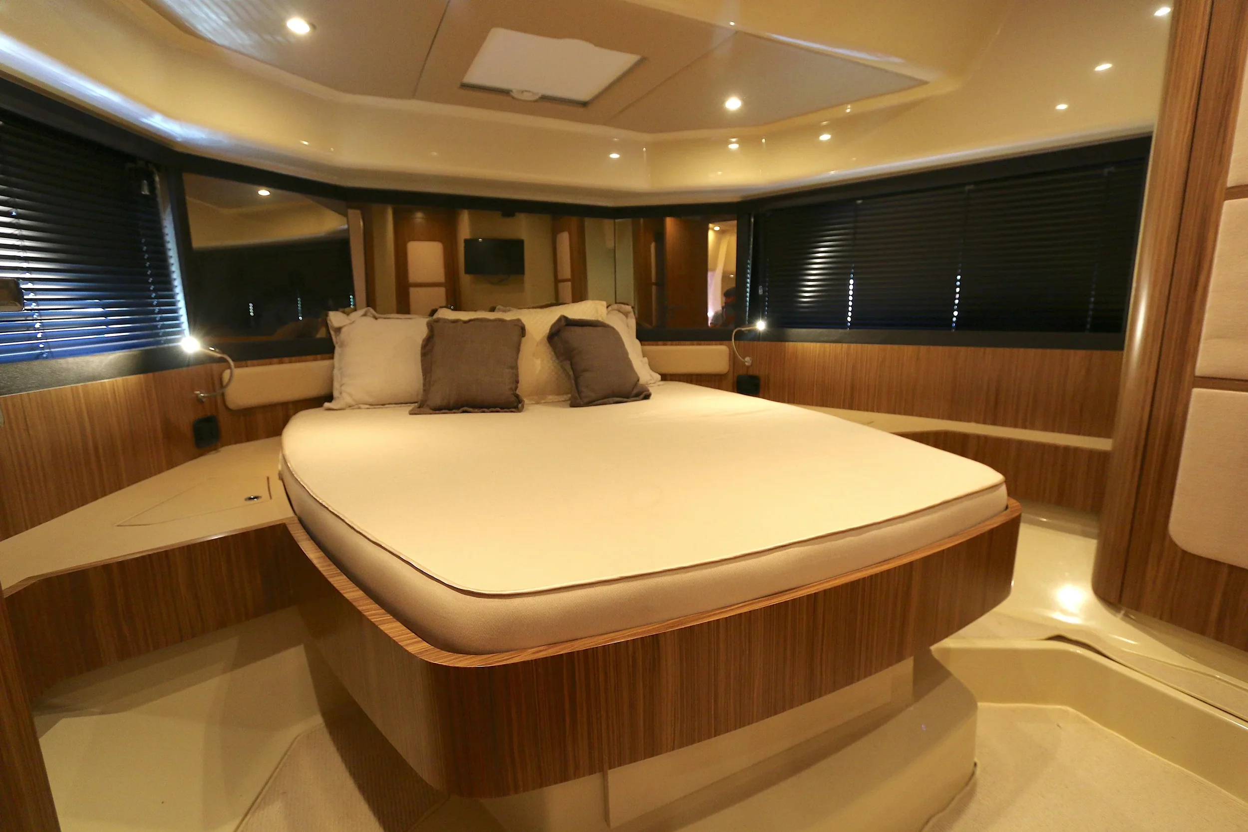 43ft_Azimut_Magellano_Photo_27.webp