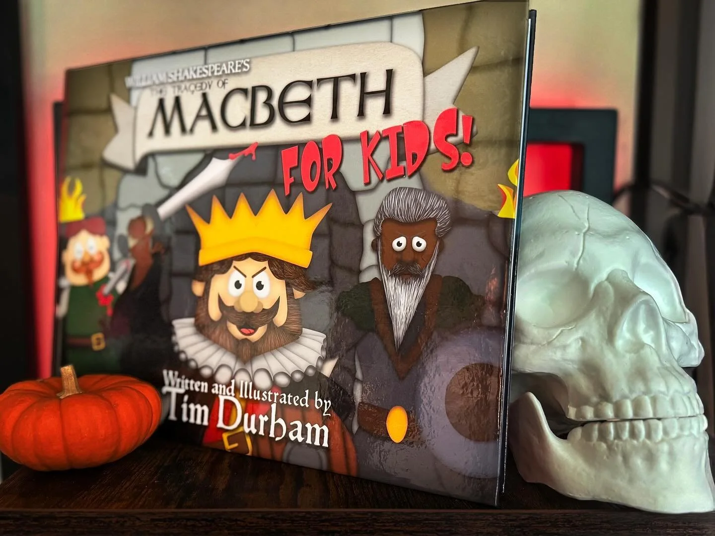 It&rsquo;s part book, part Halloween decor. Get in the Halloween spirit with Macbeth for Kids! For sale on Amazon now, link in bio!

#Halloween #halloweendecor #halloweenspirit #decor #books #kidsbooks #kidsbook #Macbeth #Shakespeare #WilliamShakespe