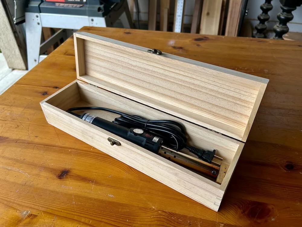 Artizanix Branding Kit Iron in wooden box