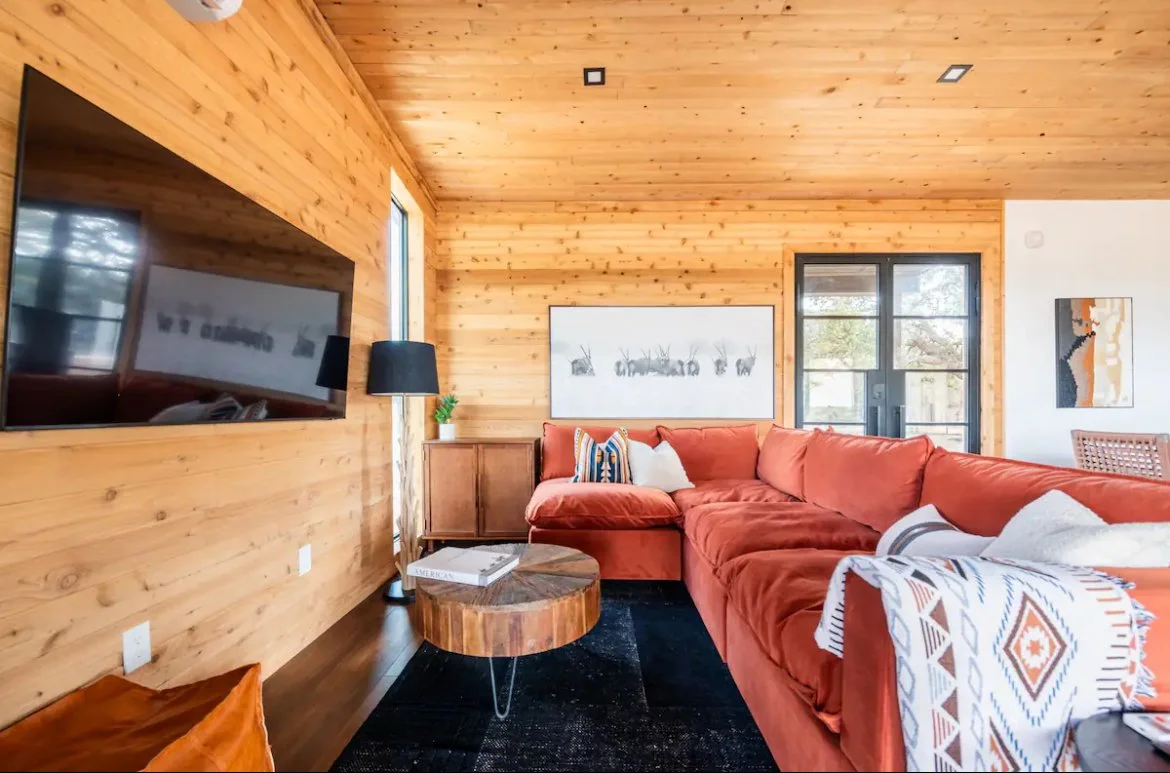 Cabin 1.jpg