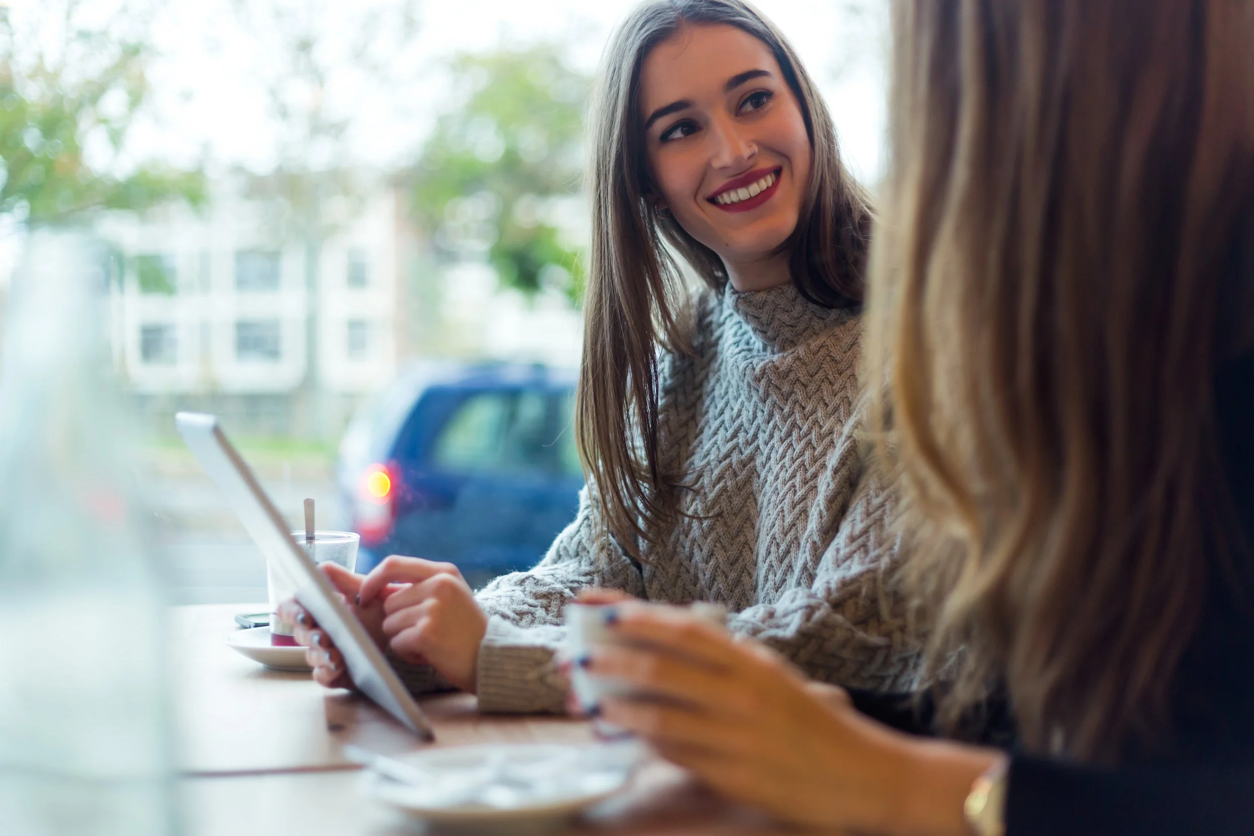Coaching in Spanish: How to Give Feedback That Builds Trust