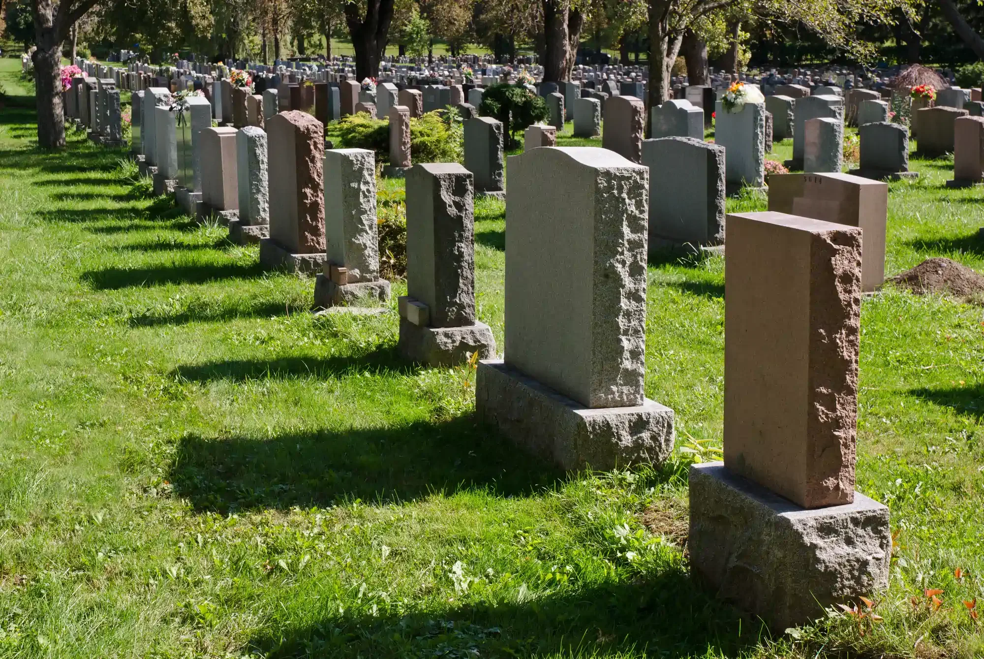 Unlettered cemetery monuments
