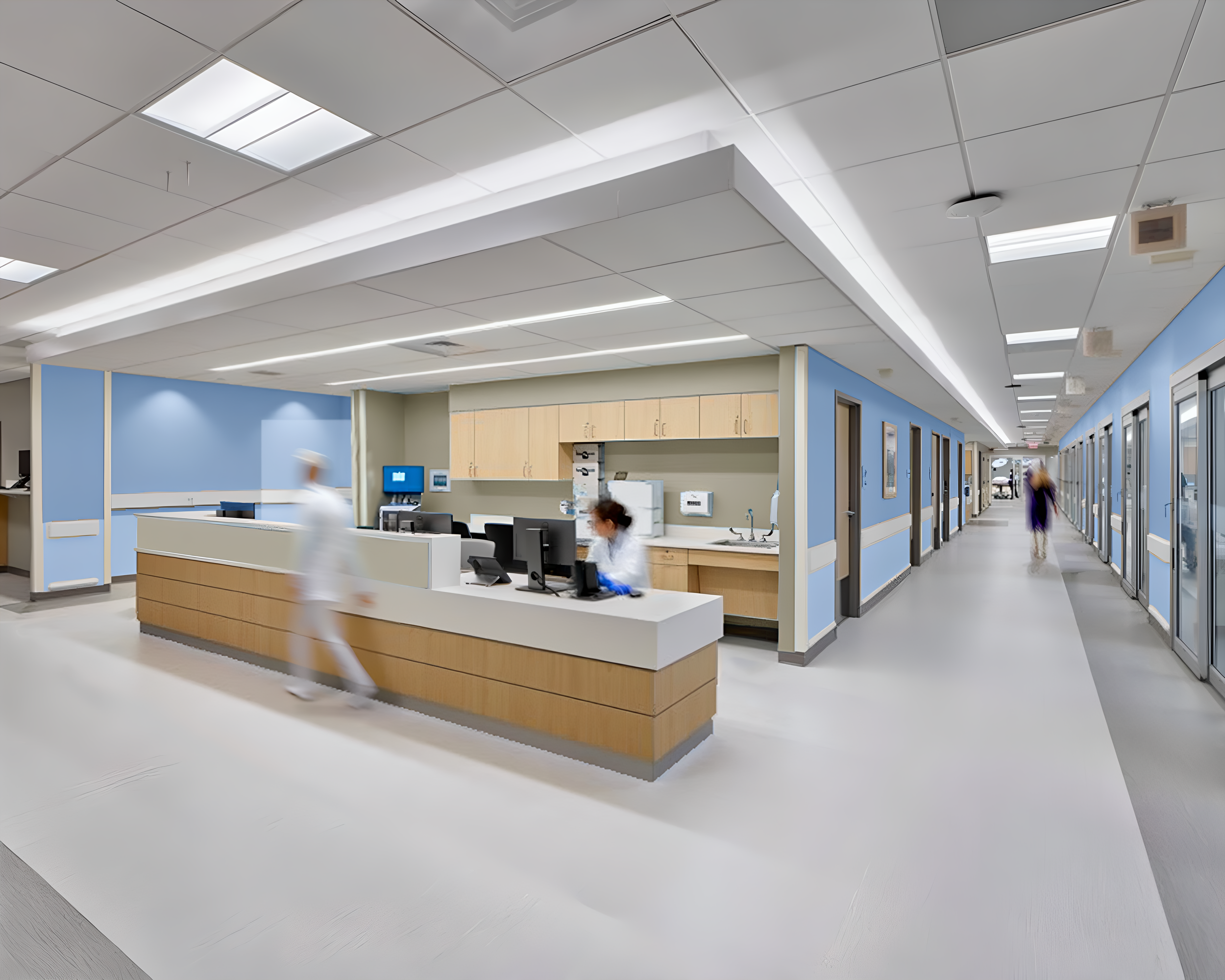 Protección de muros: cómo evitar el desgaste en pasillos hospitalarios